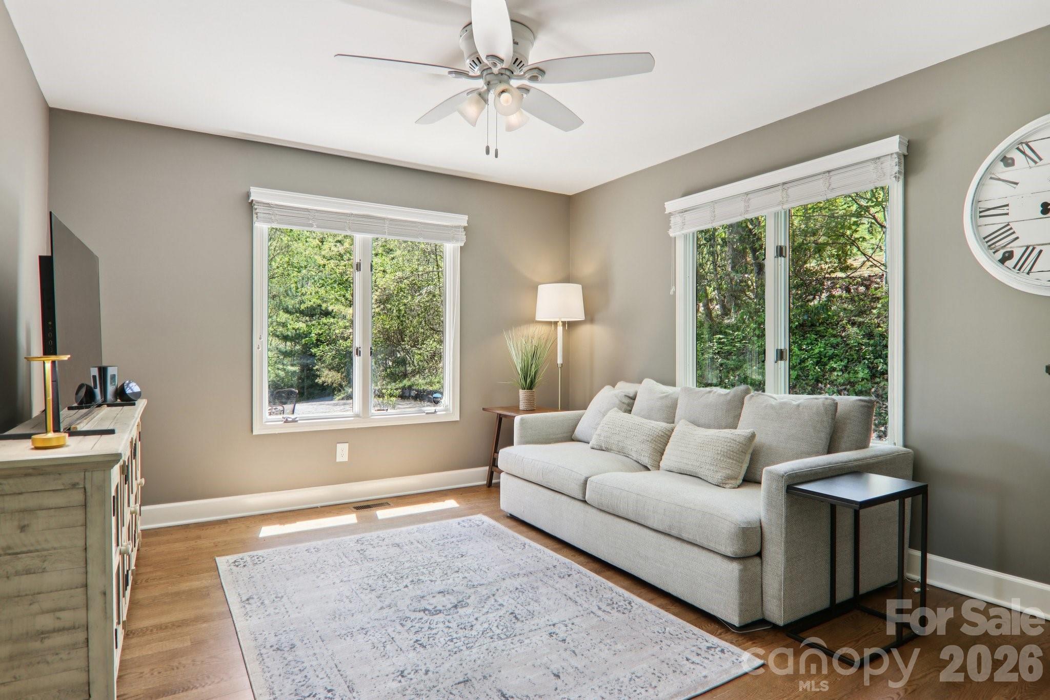 property viewer photo 8