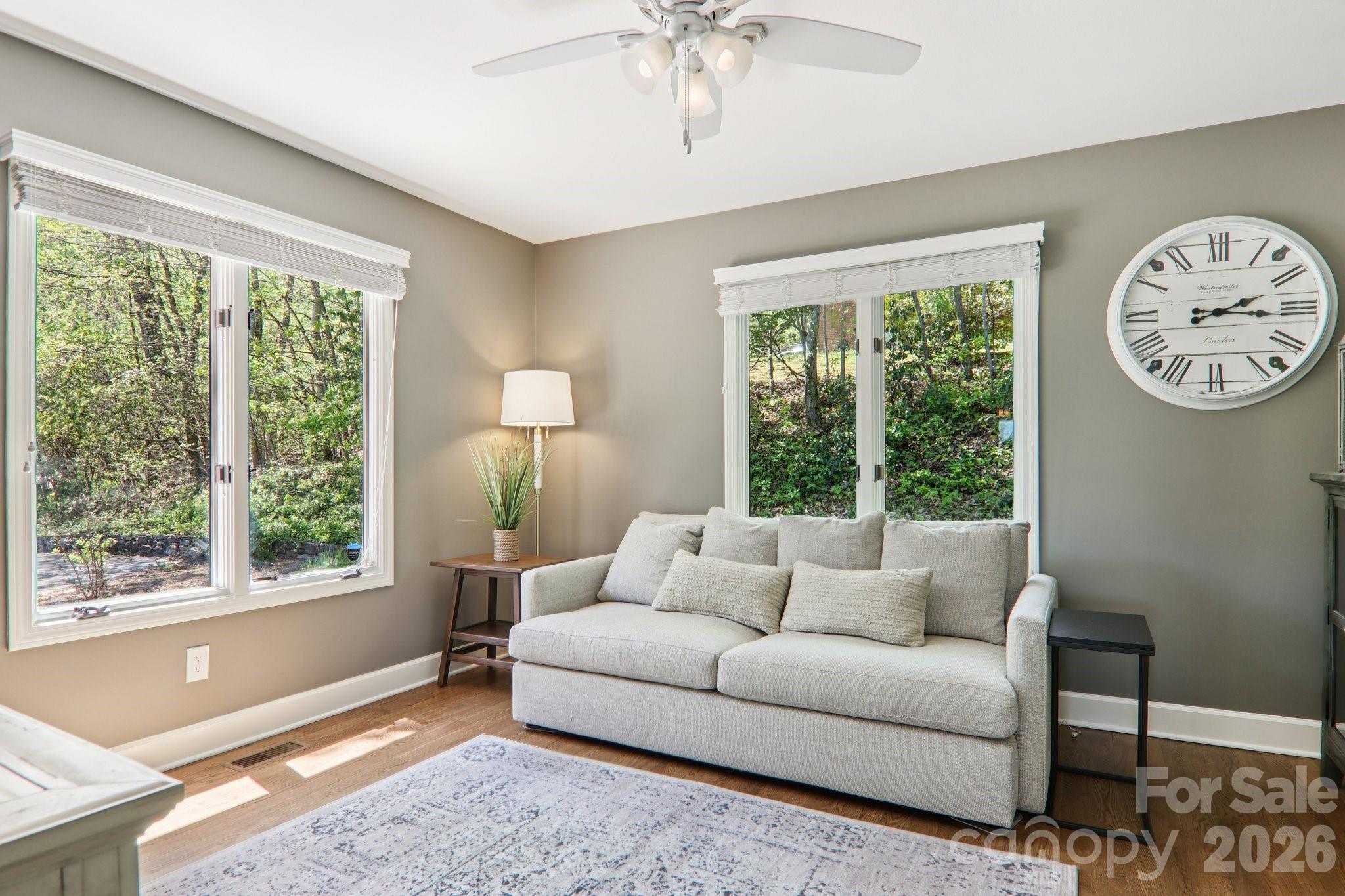 property viewer photo 9