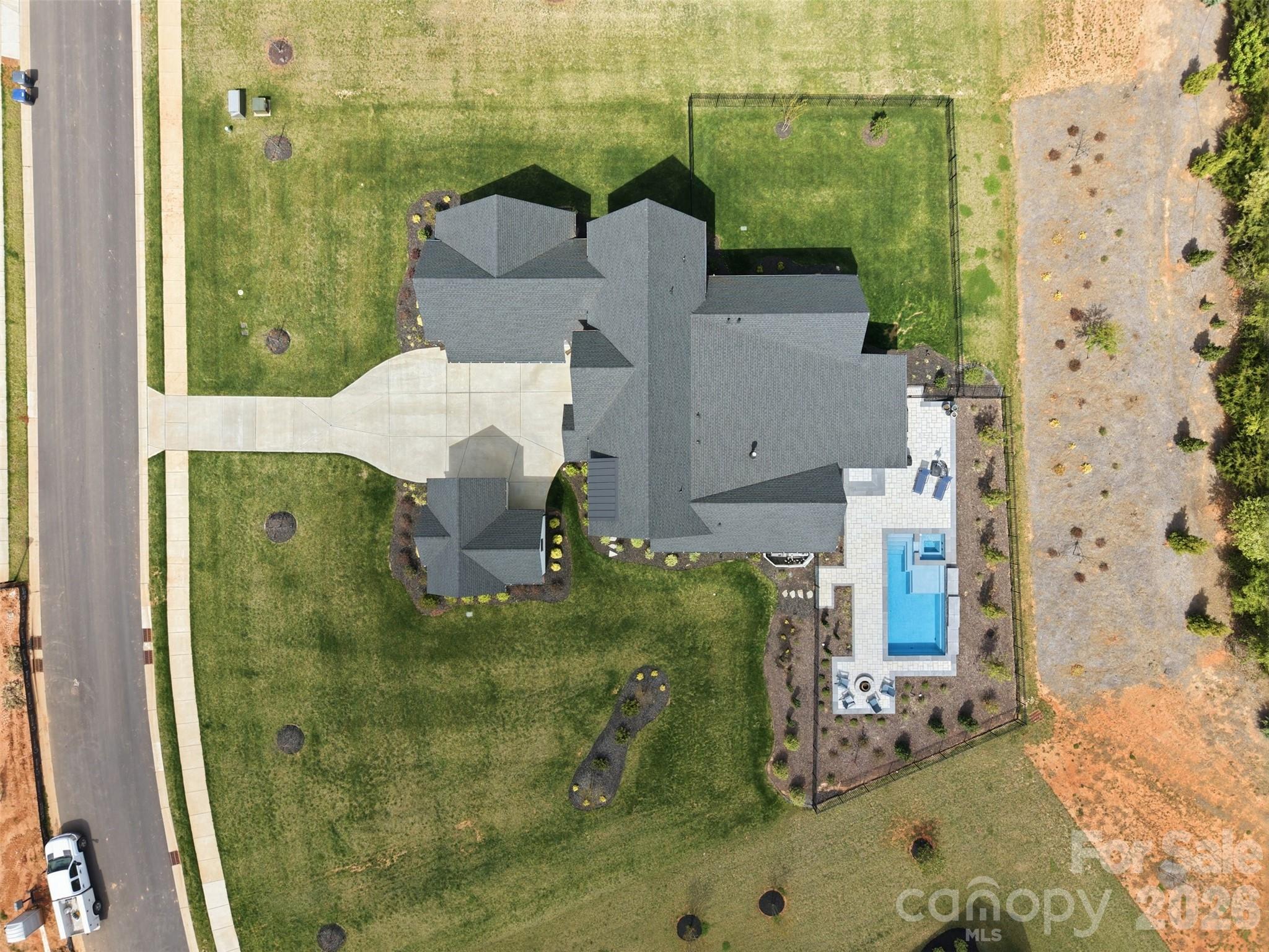 main property photo 45