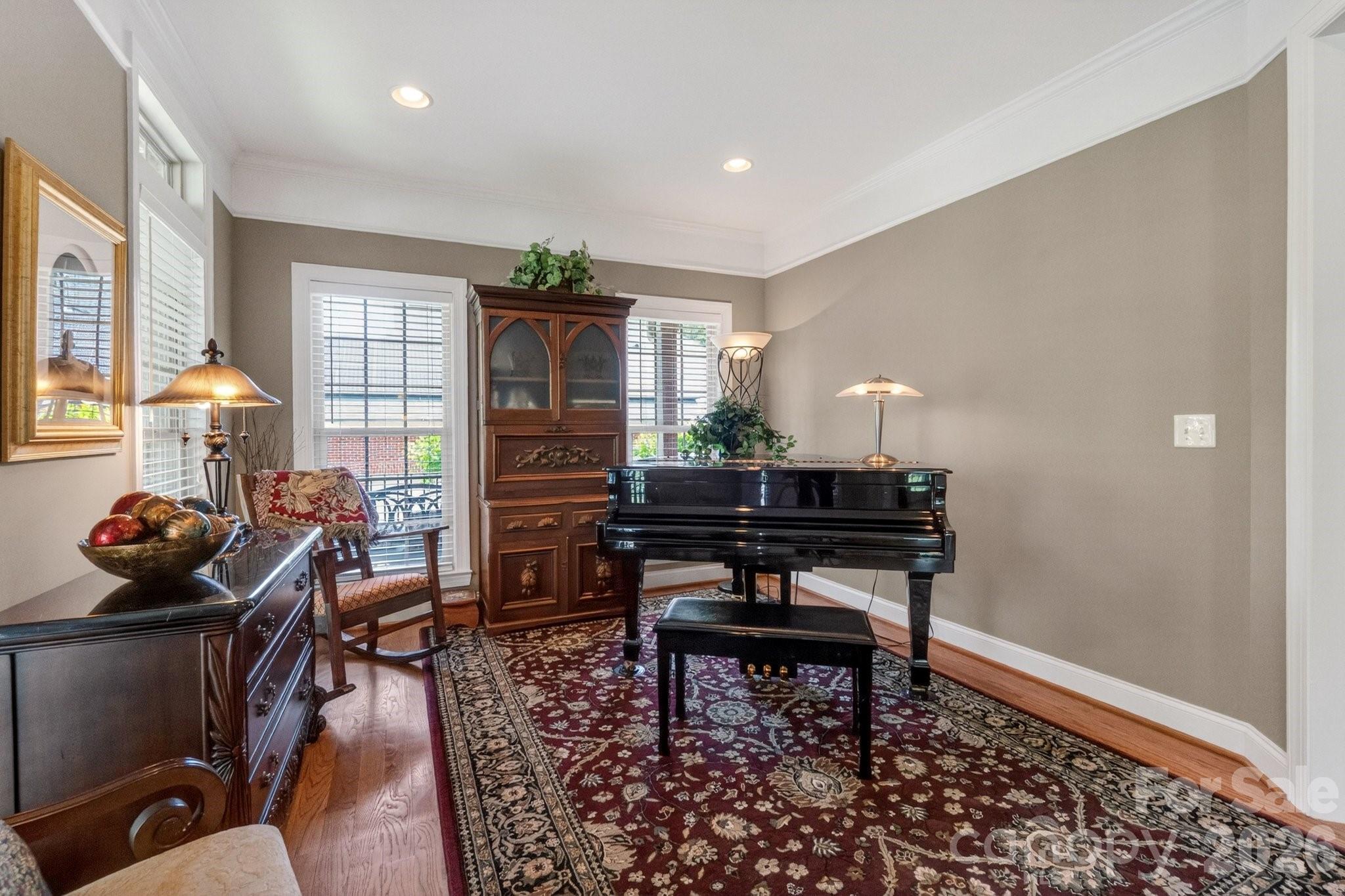main property photo 5