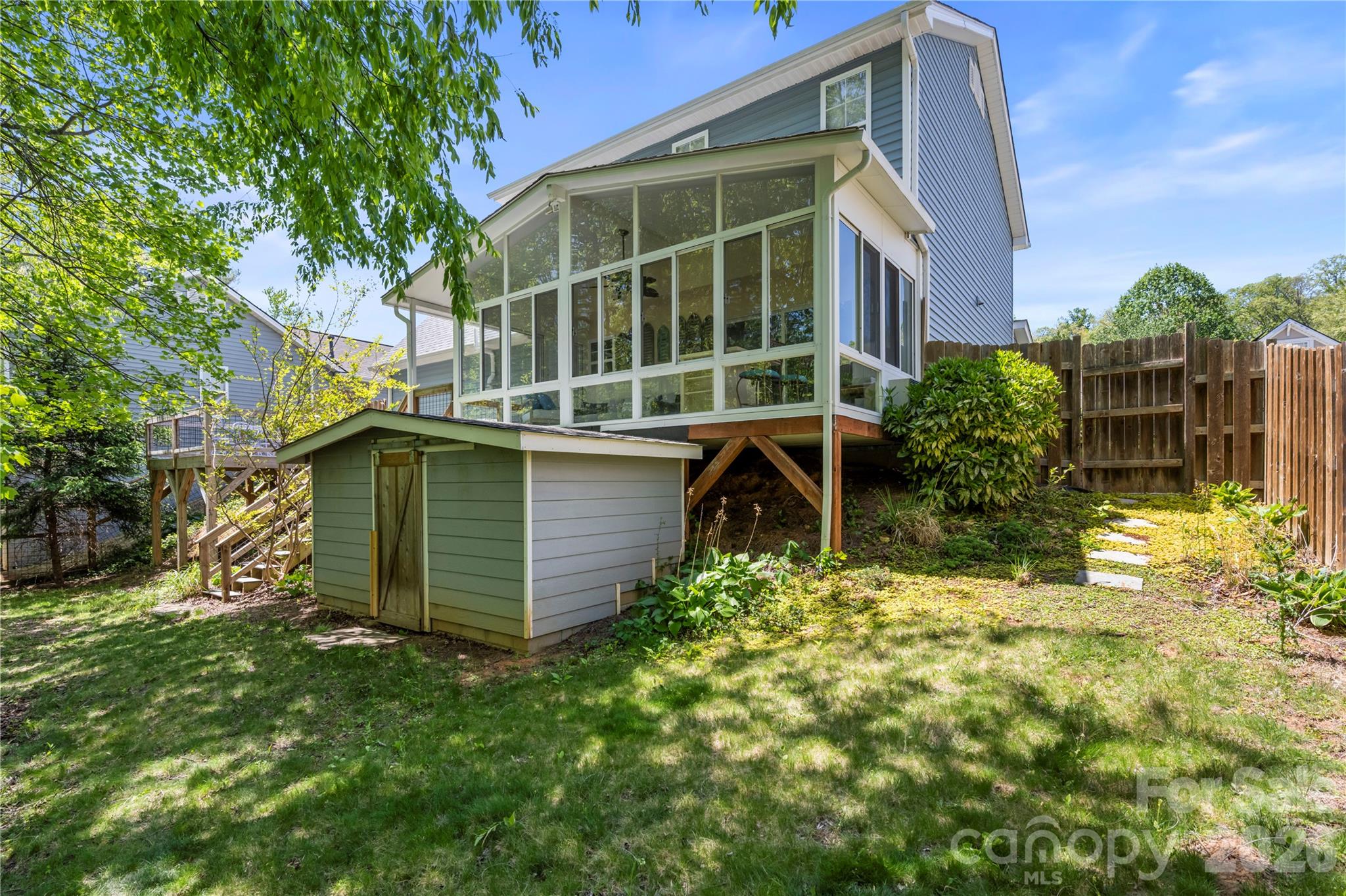 main property photo 28
