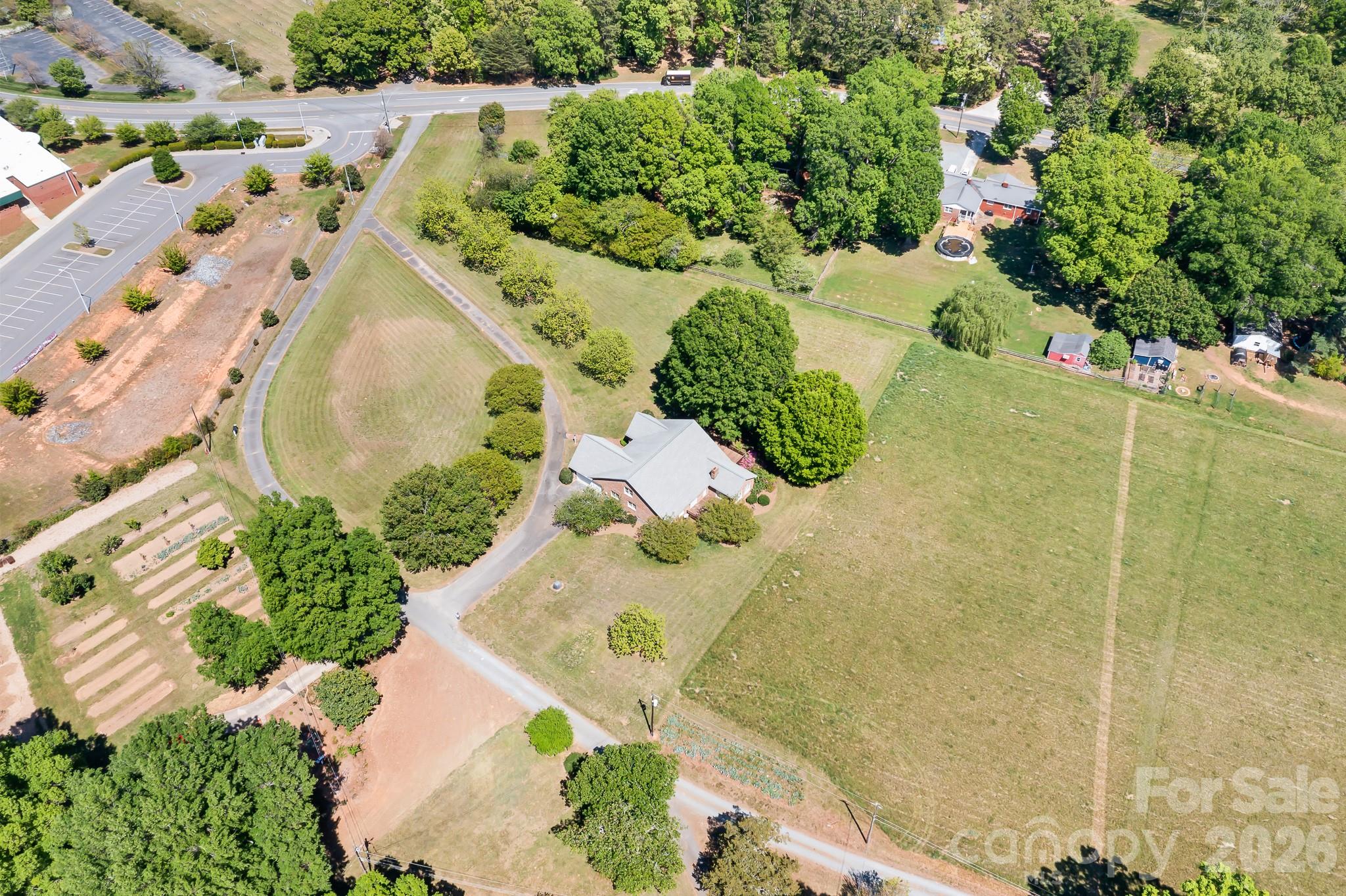 main property photo 37