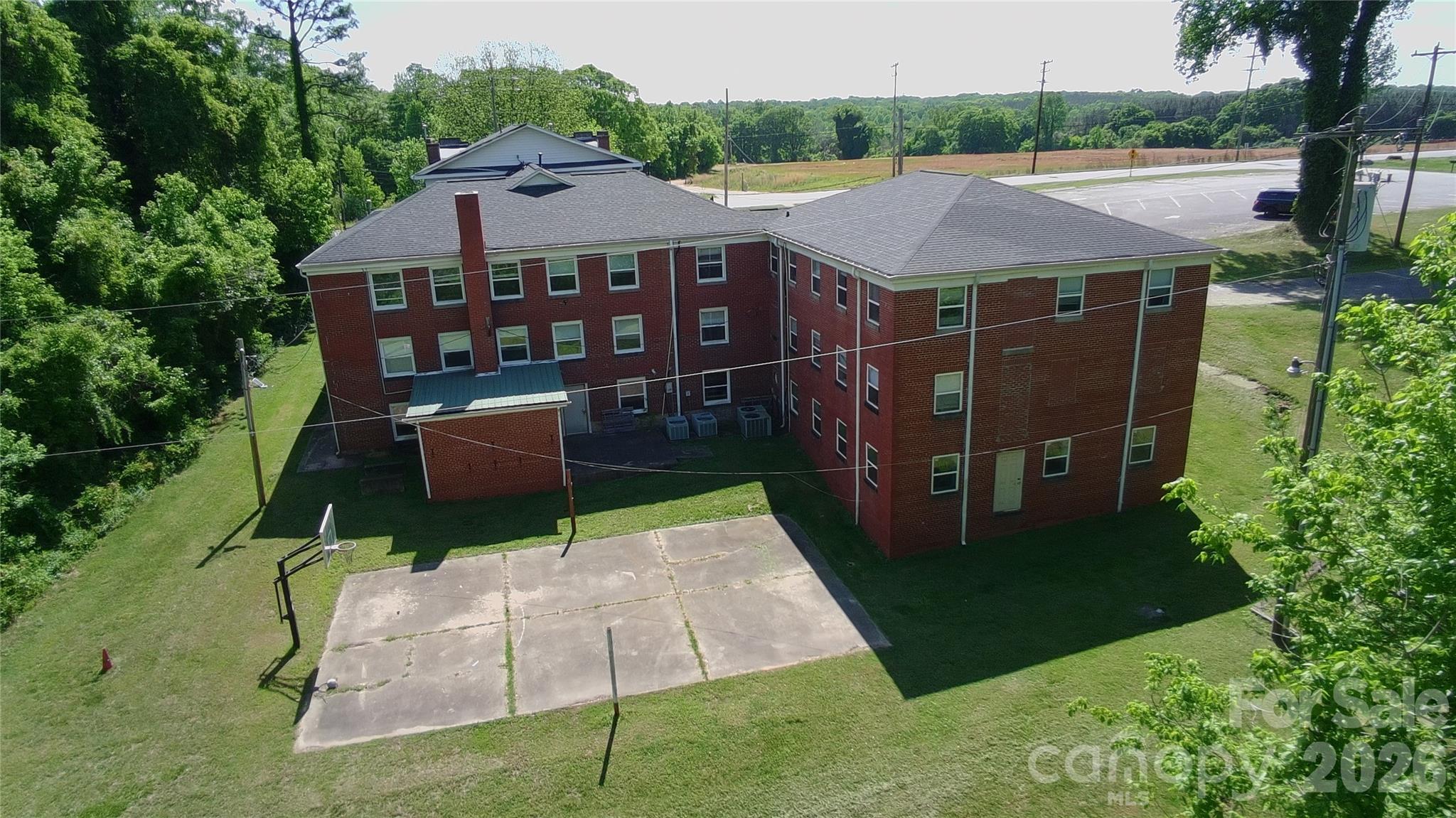 main property photo 11