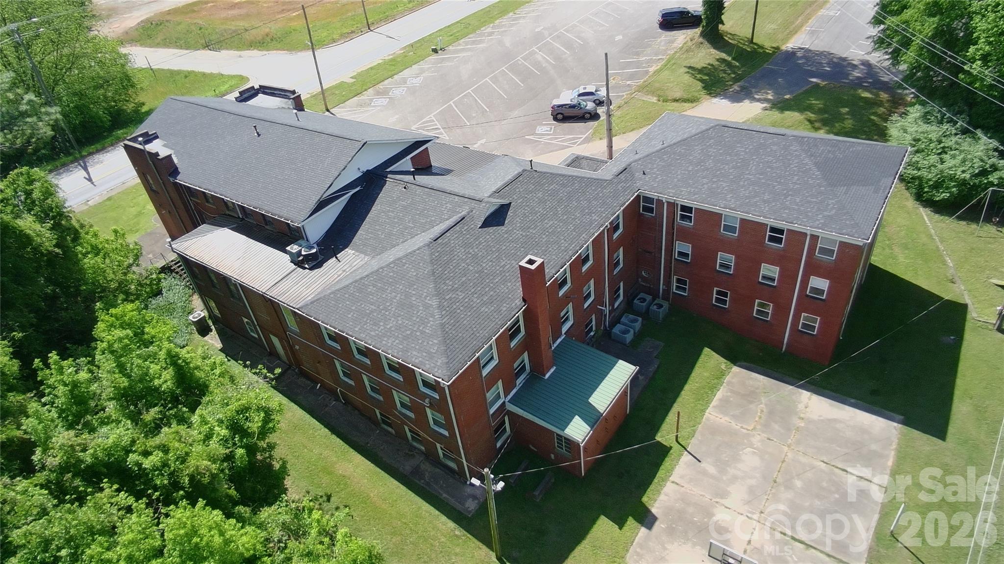 main property photo 12