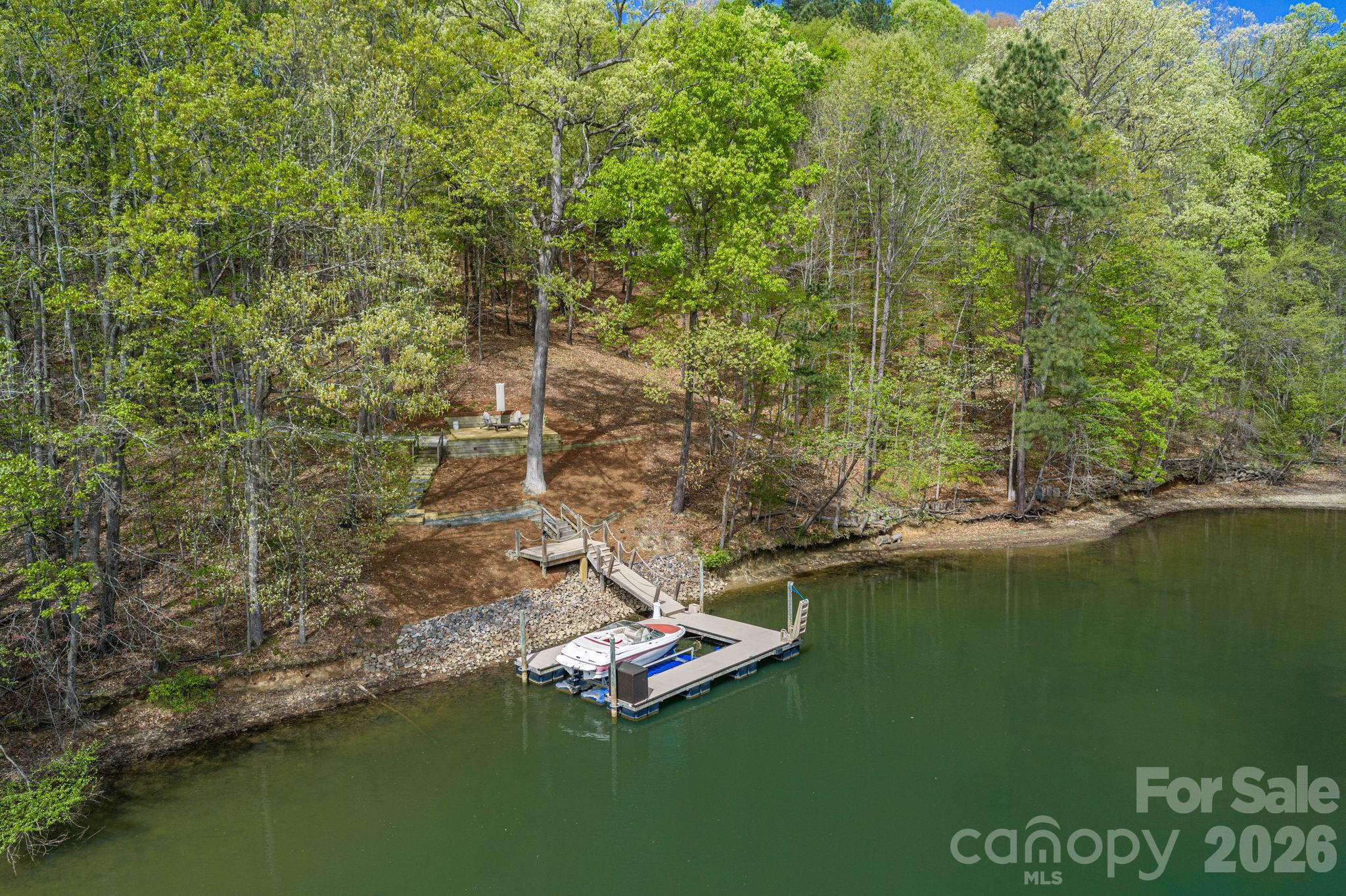main property photo 40