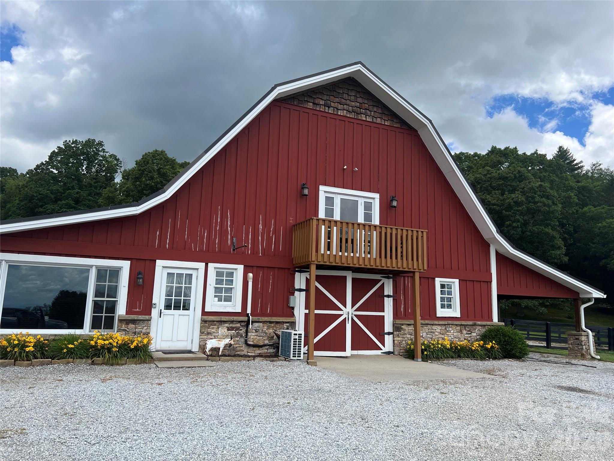 main property photo 23