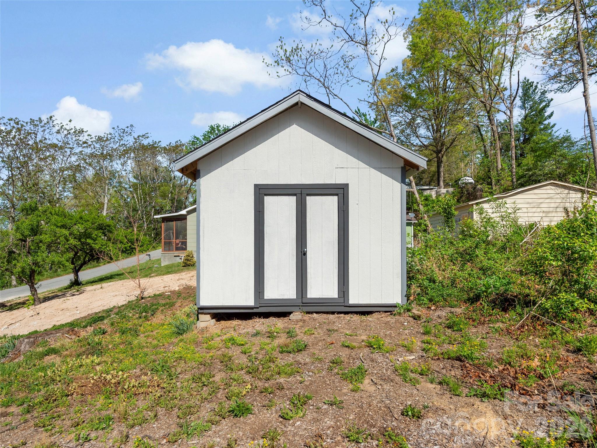 main property photo 14