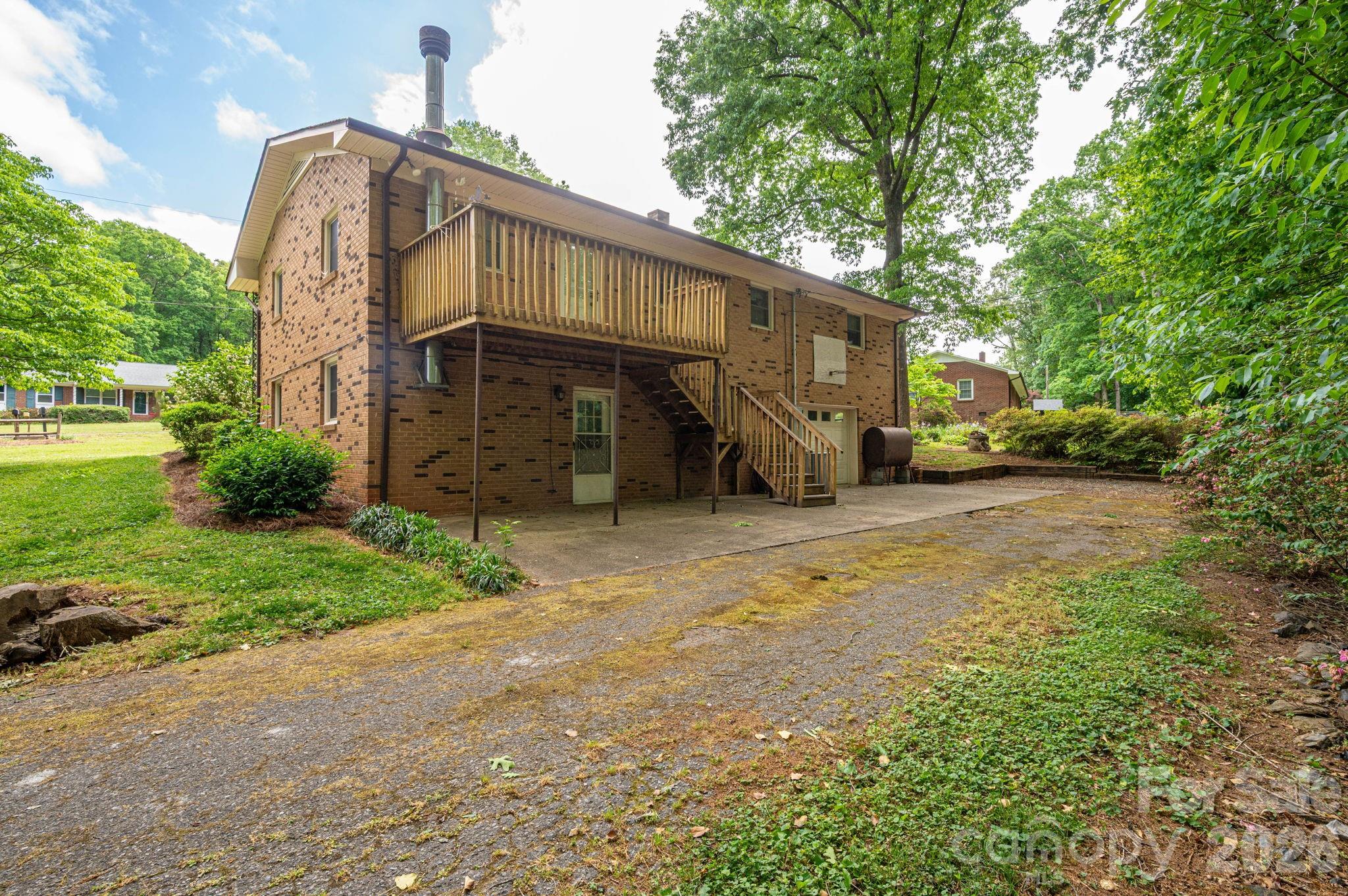 main property photo 17
