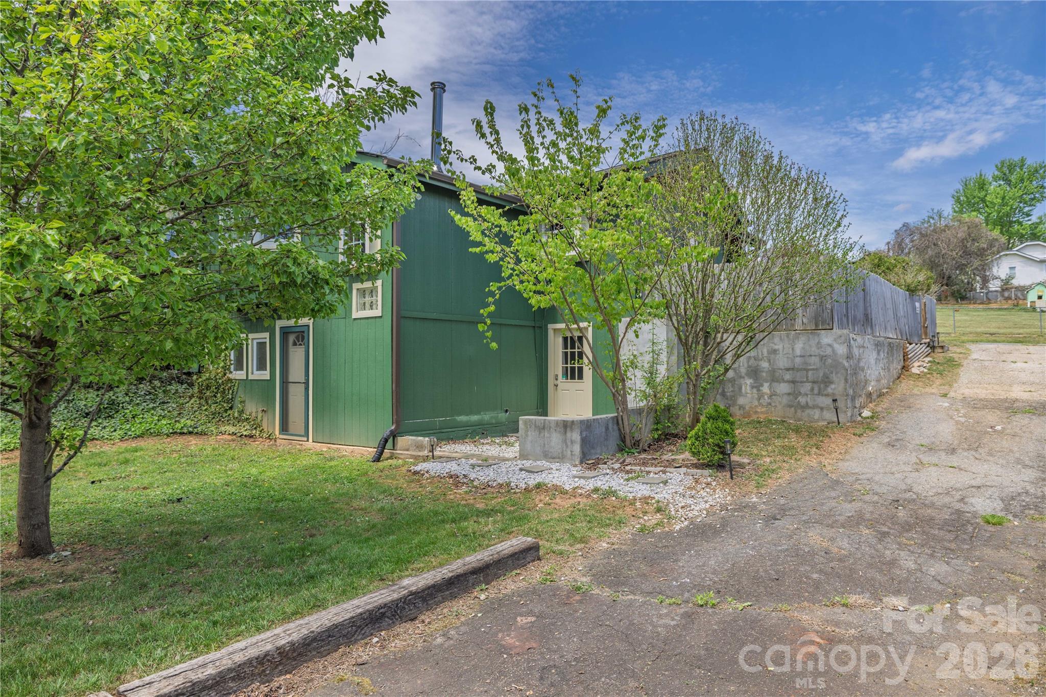 main property photo 32