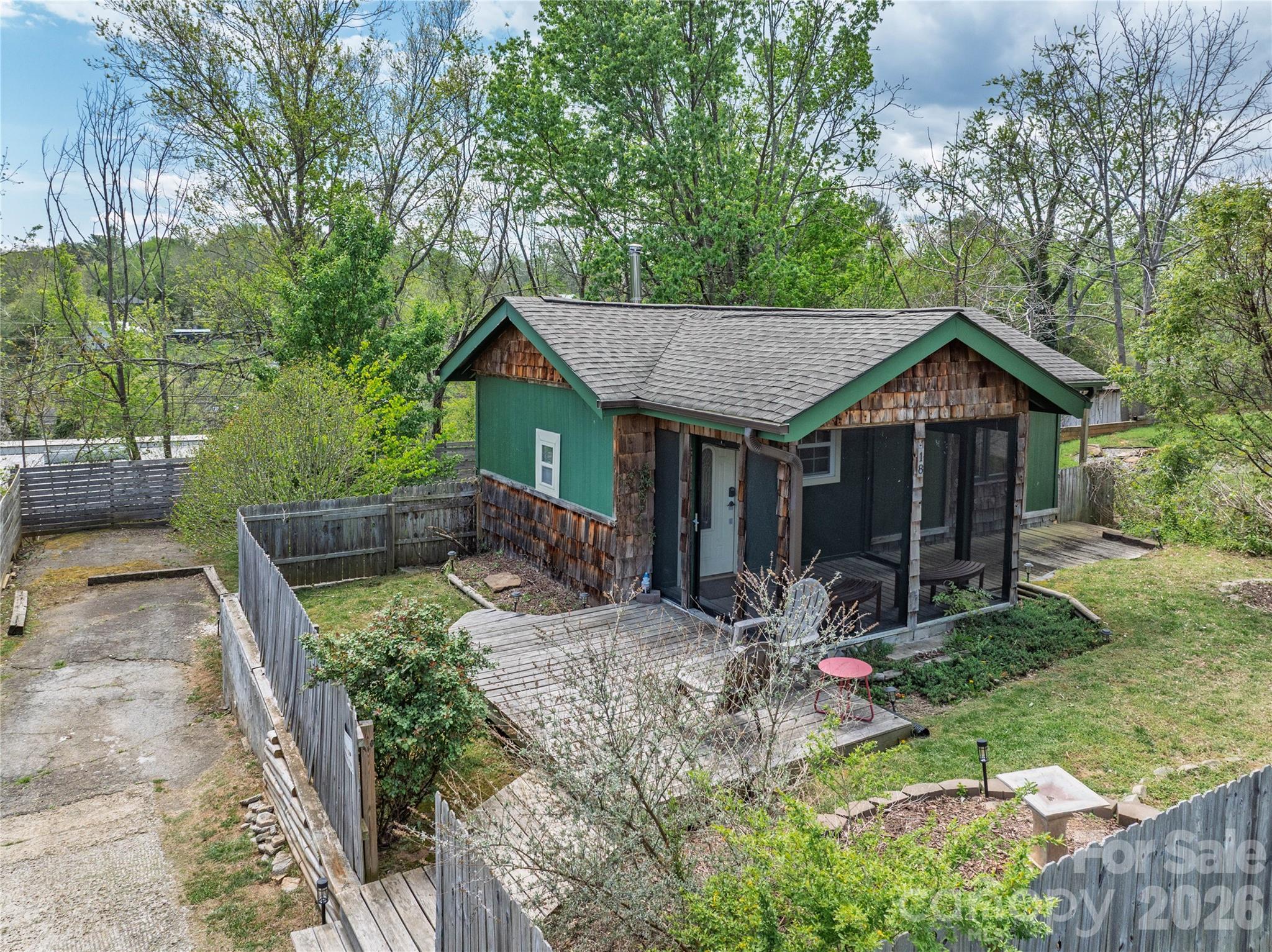 main property photo 36