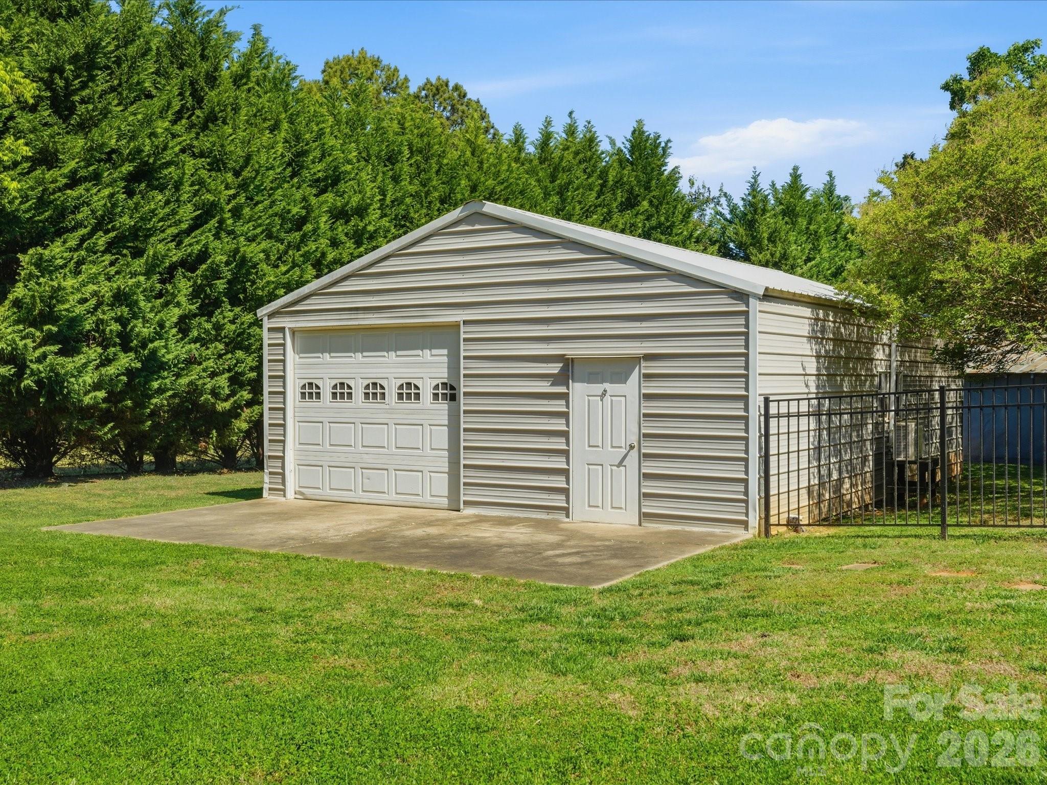 main property photo 37