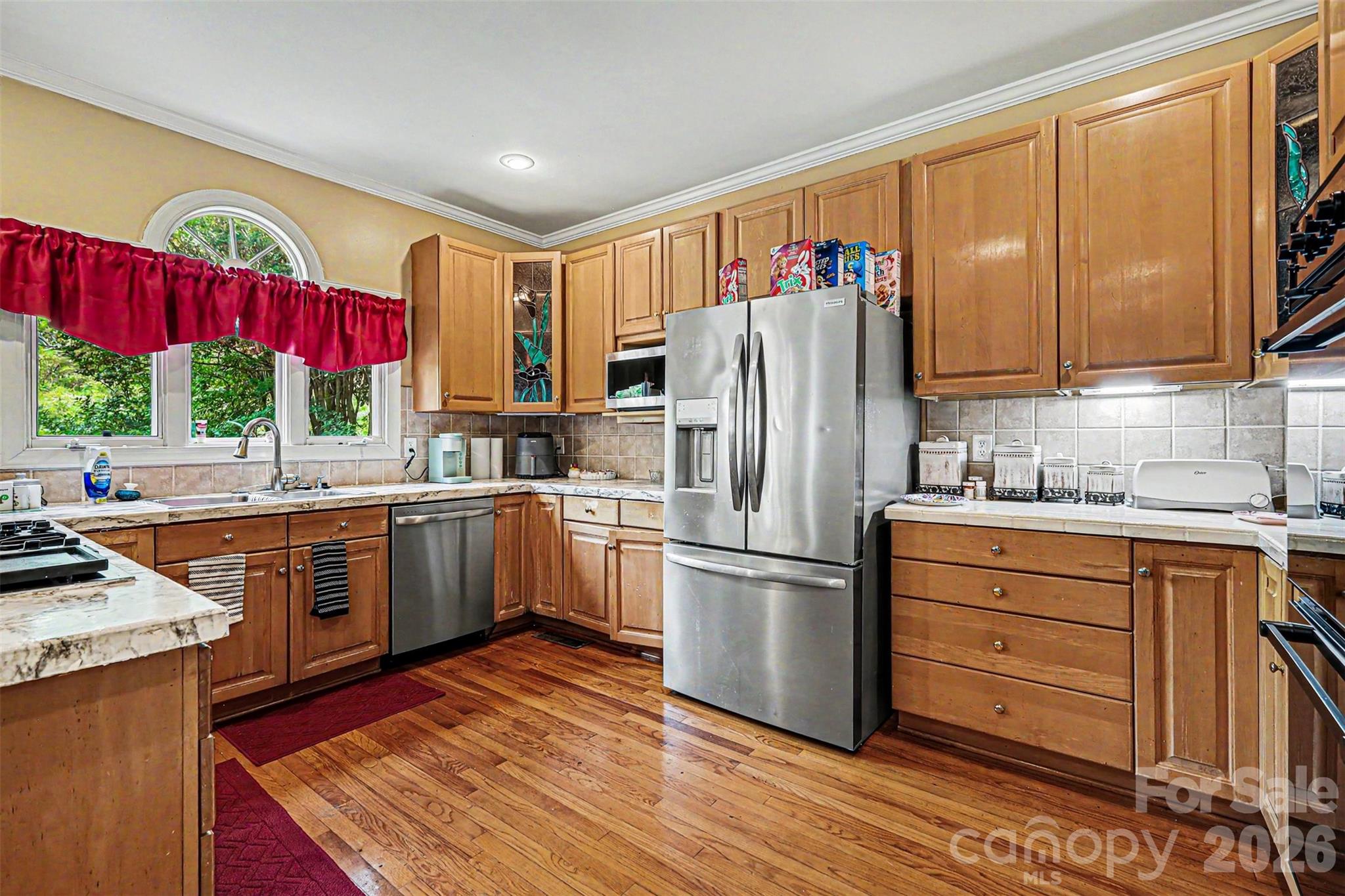 main property photo 13