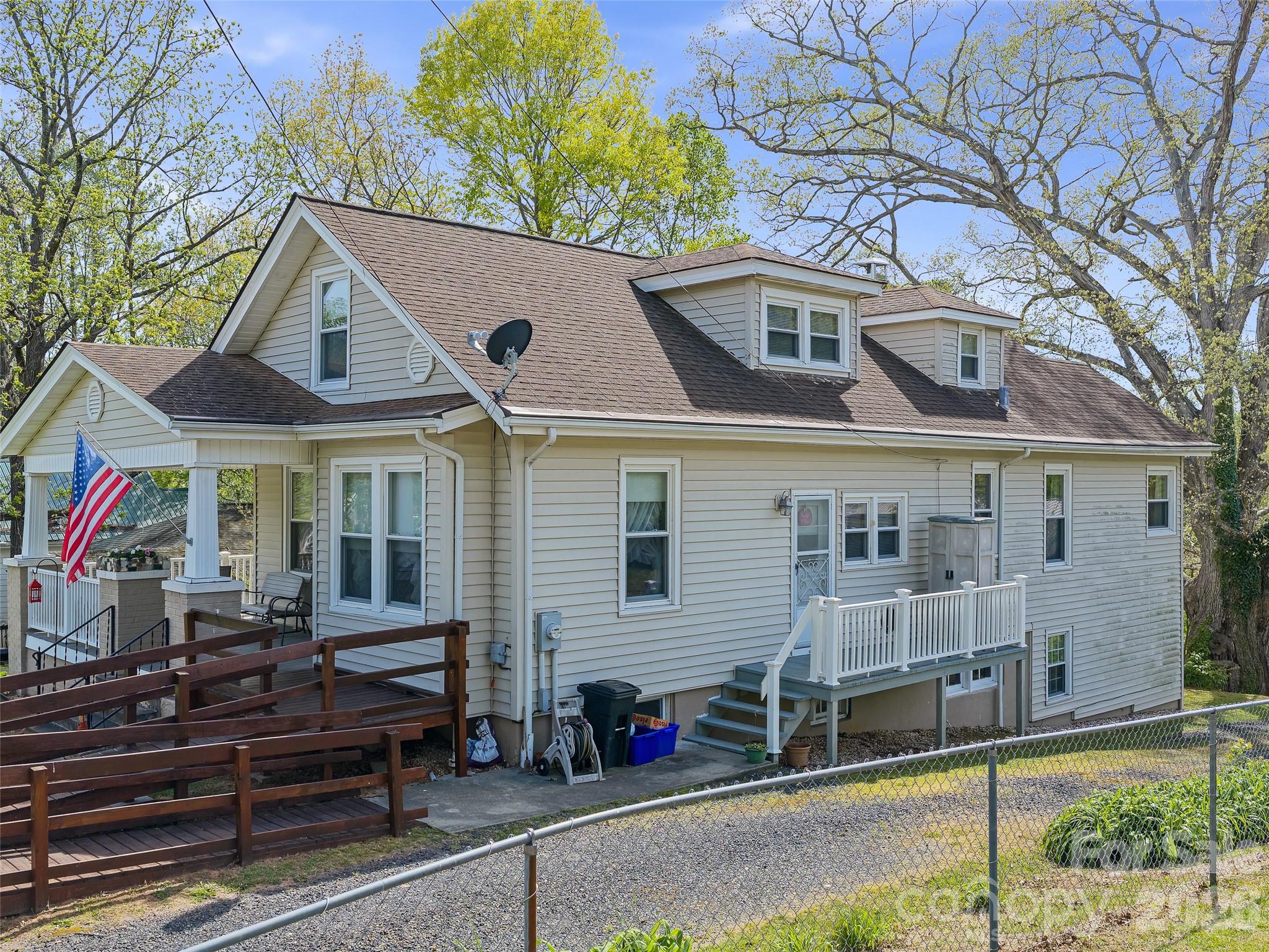 main property photo 34
