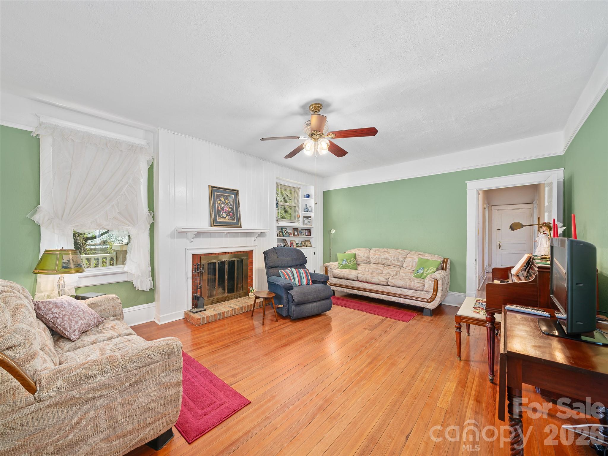 main property photo 5