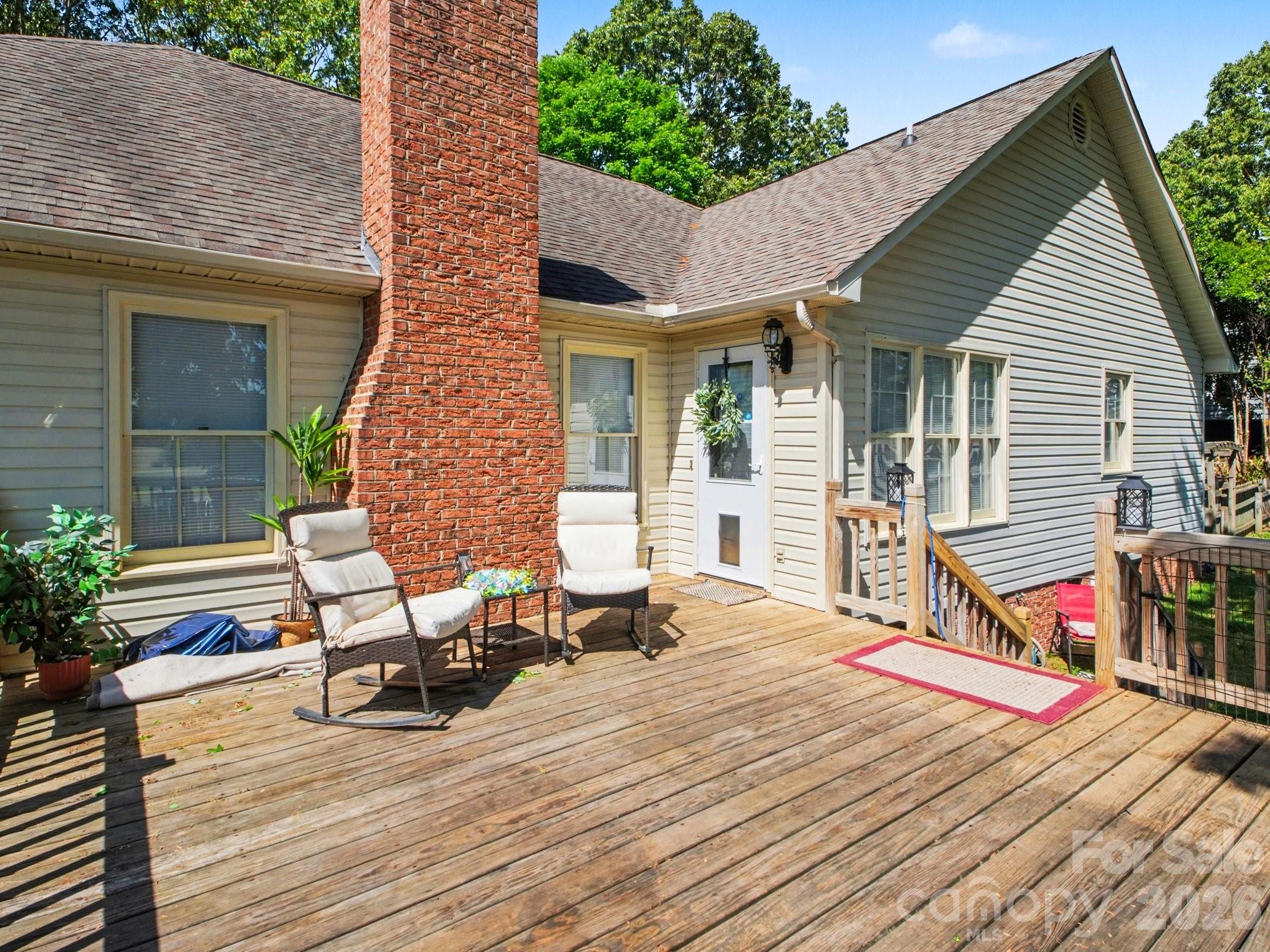 main property photo 23