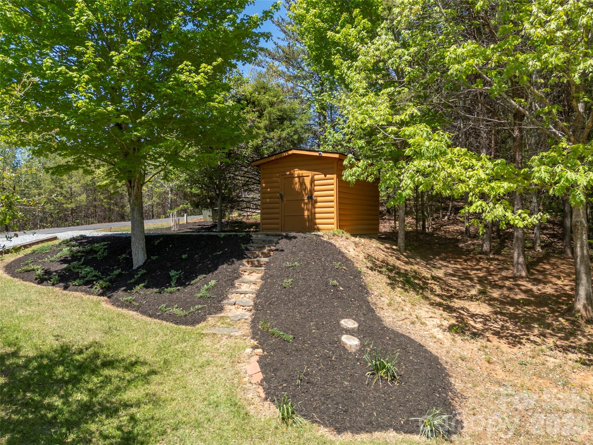 main property photo 33