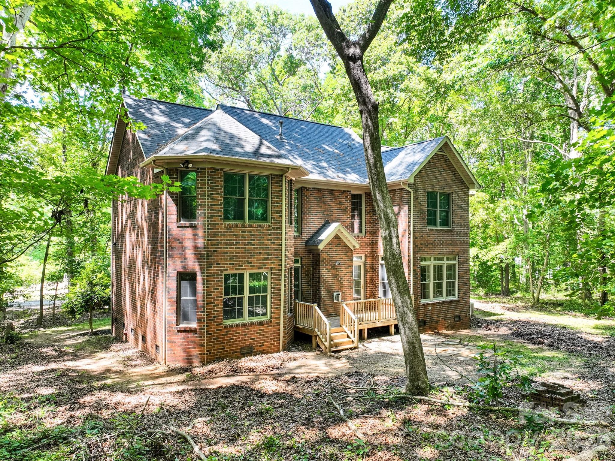 main property photo 33