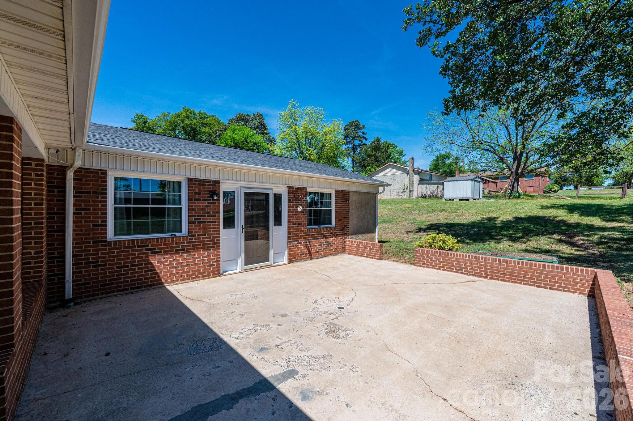 main property photo 5