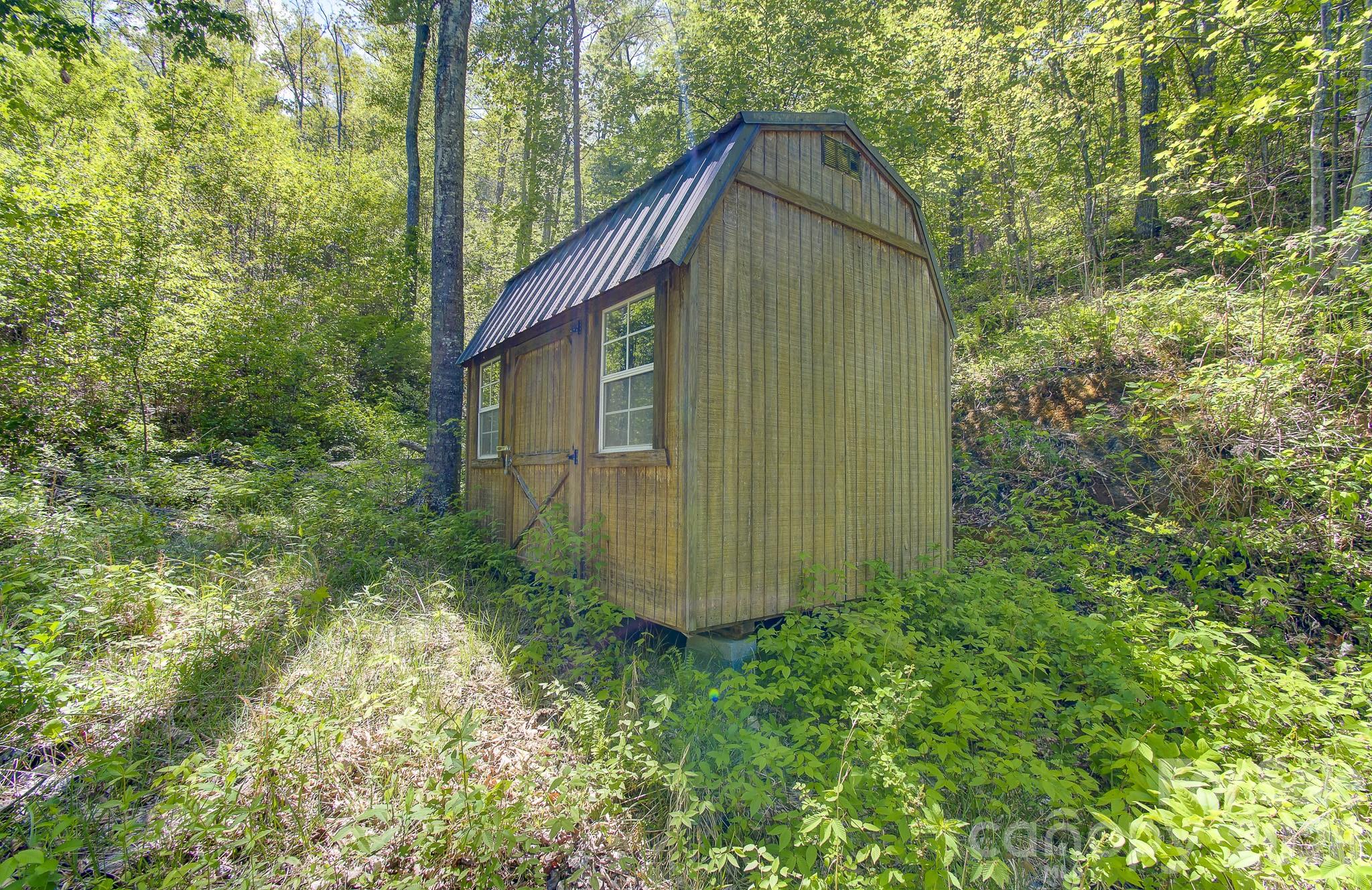 main property photo 37