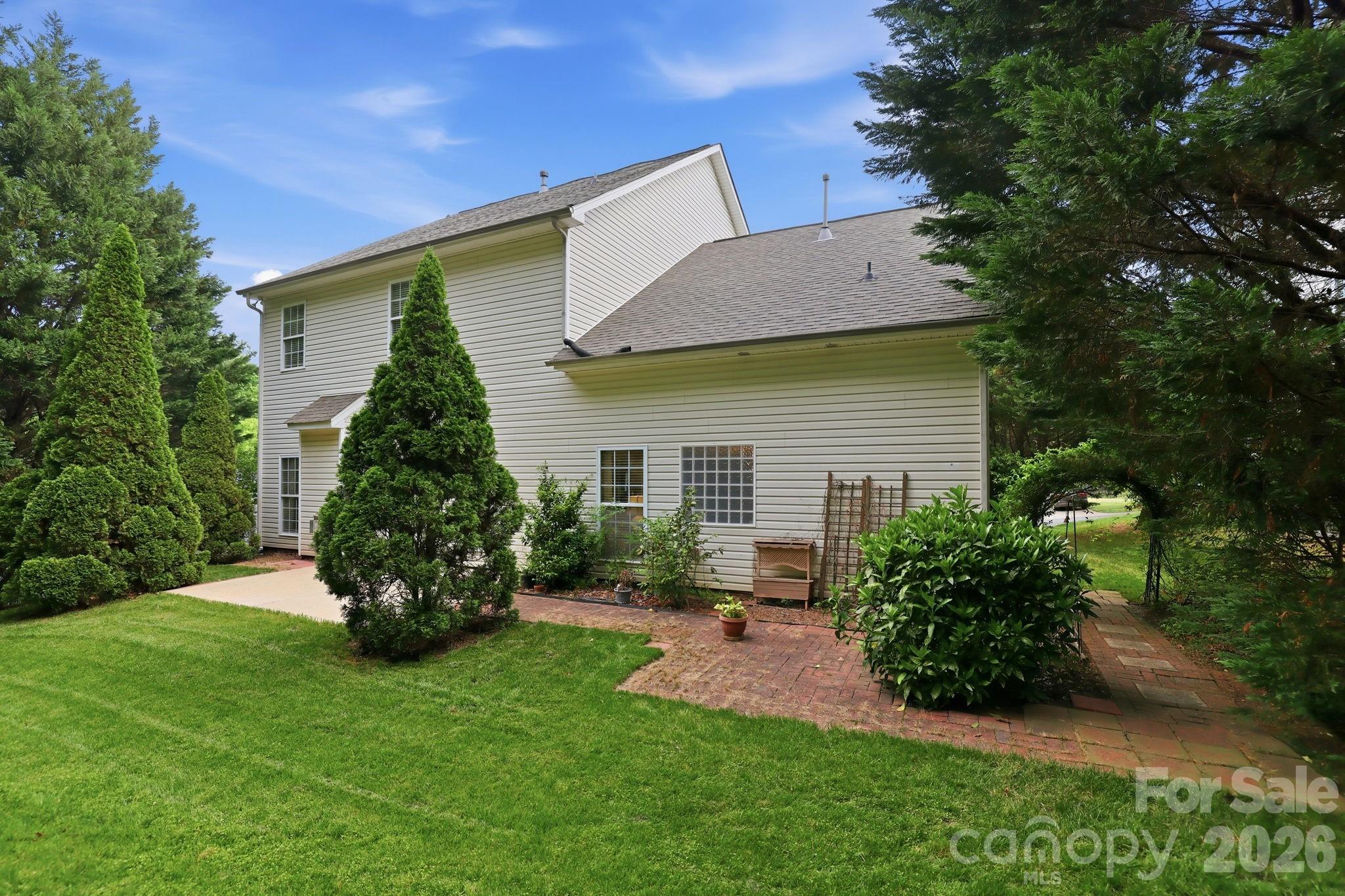 main property photo 29