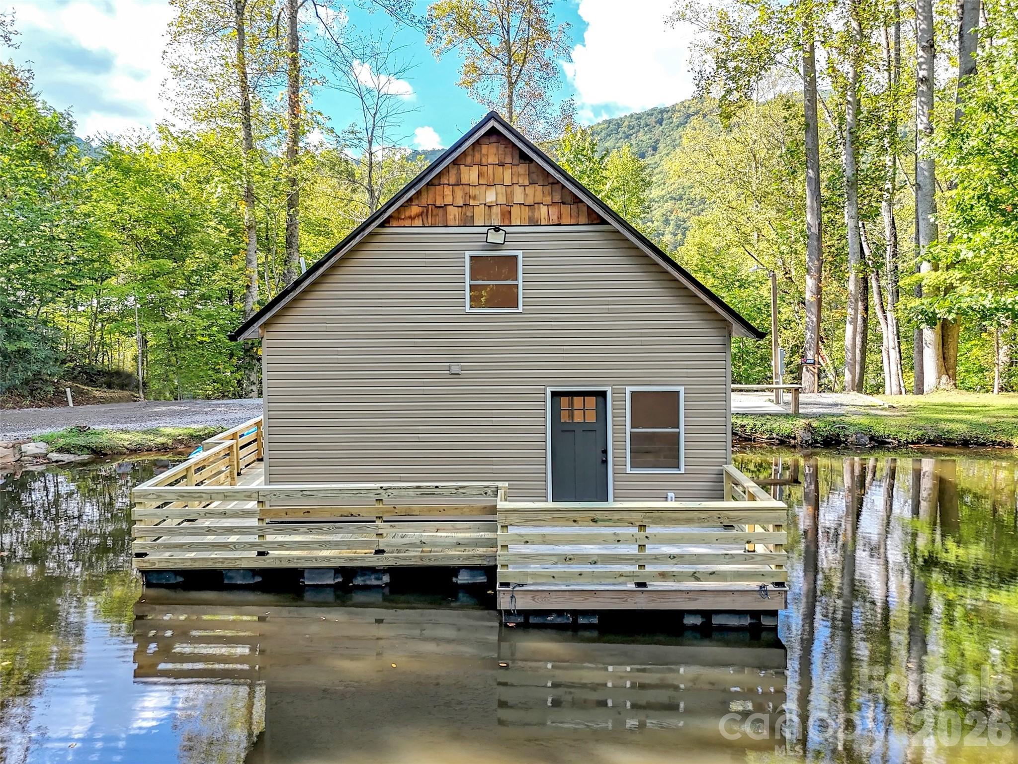 main property photo 28