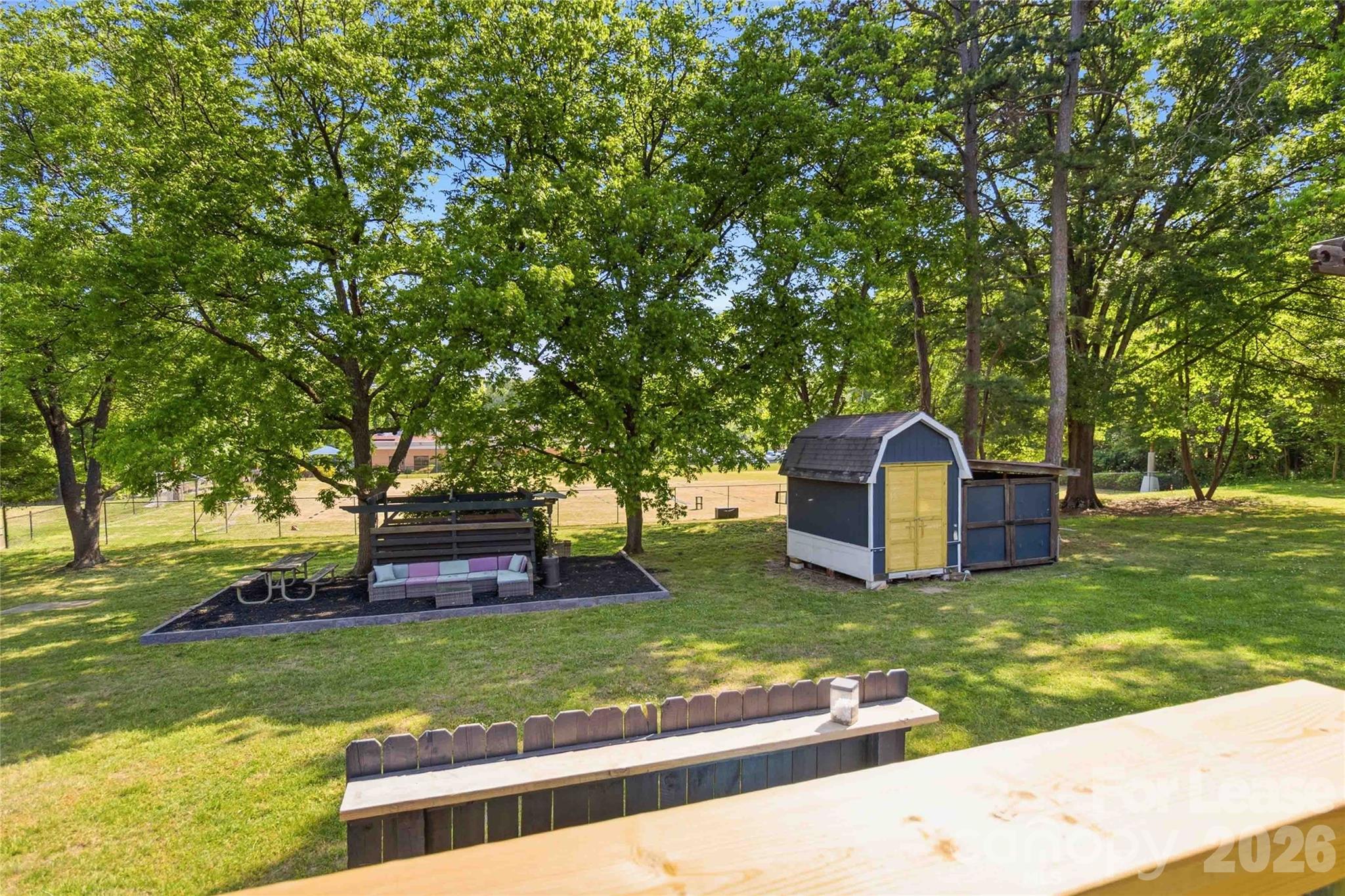main property photo 28
