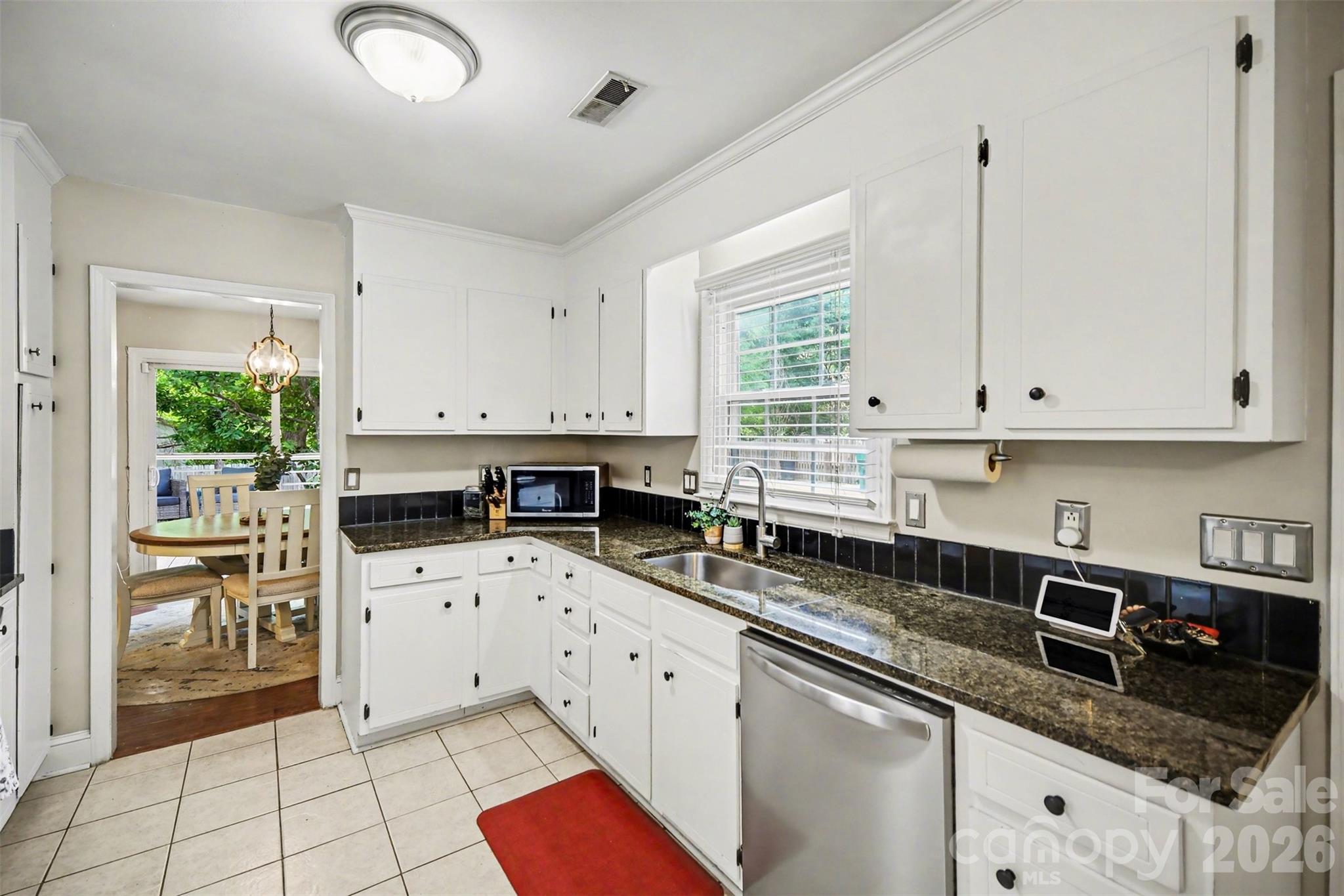 property viewer photo 10