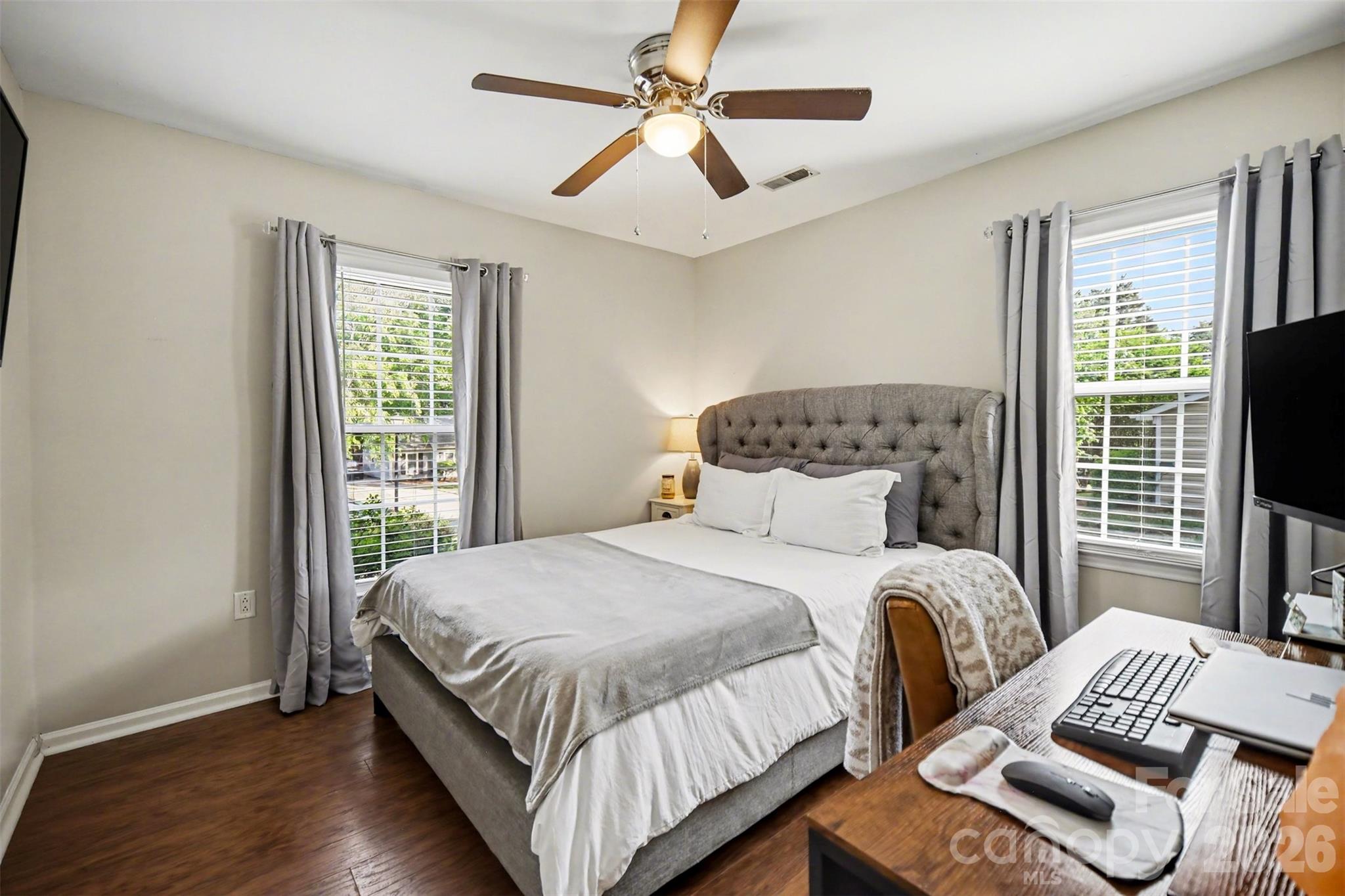 property viewer photo 18