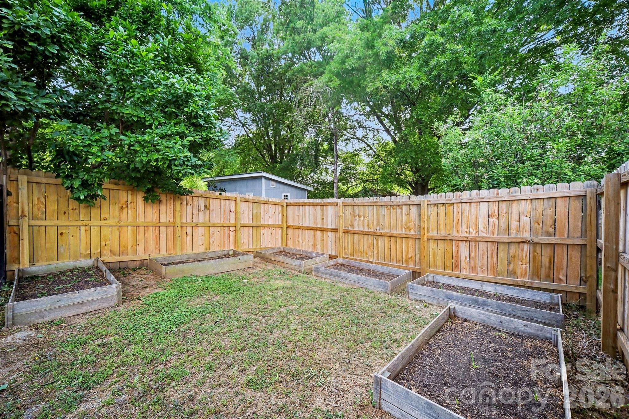 property viewer photo 24