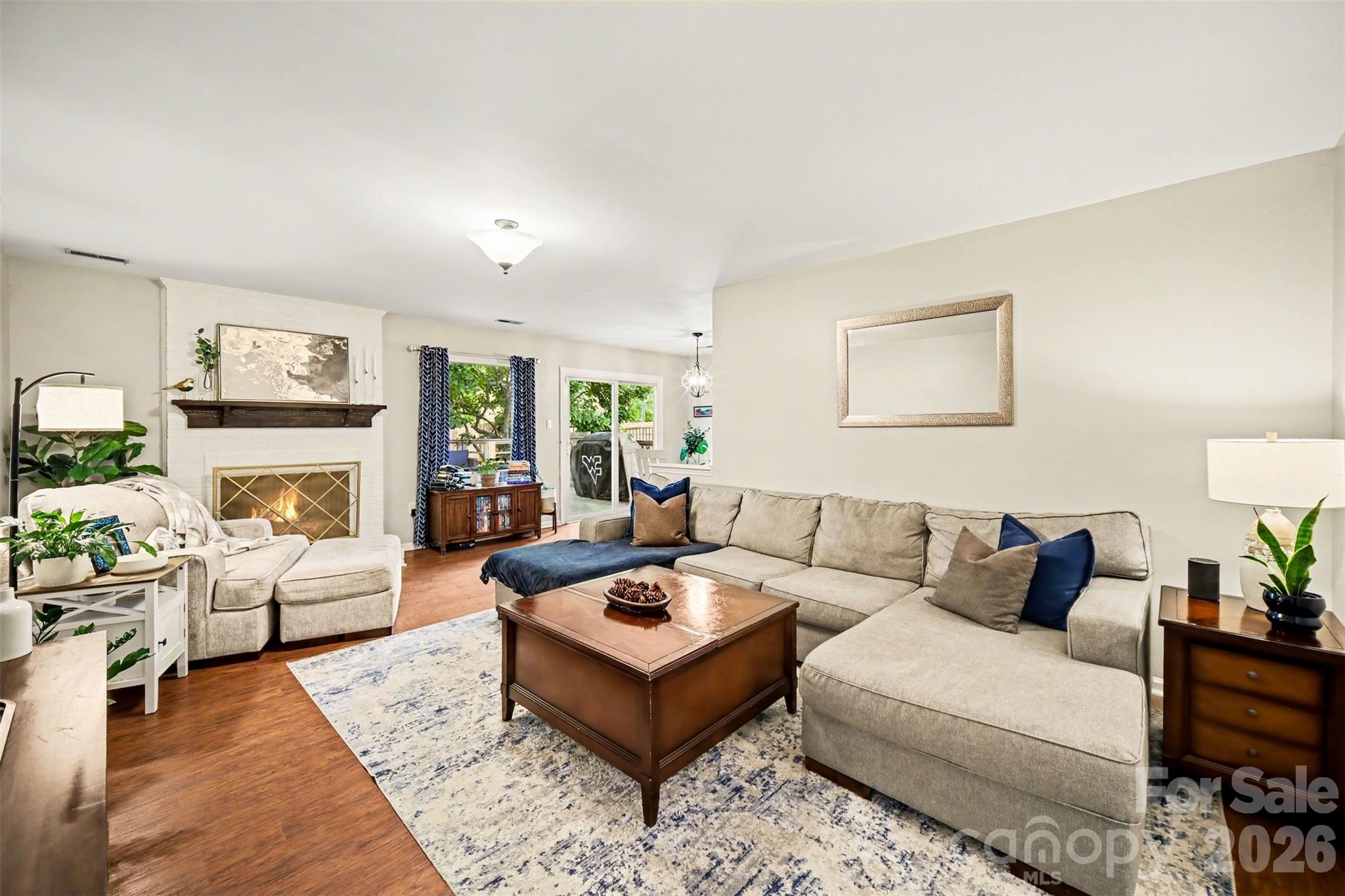 property viewer photo 3