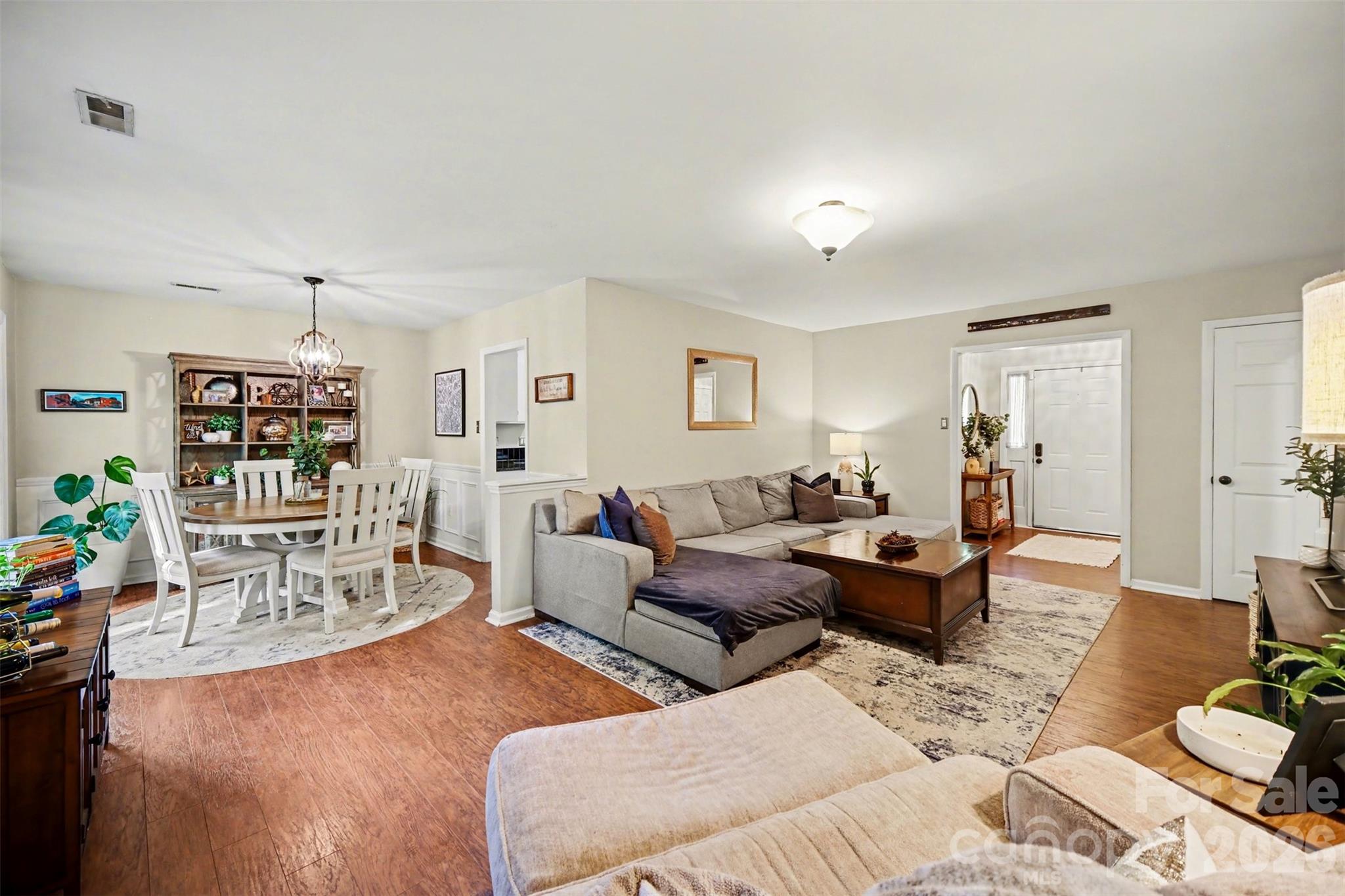 property viewer photo 5