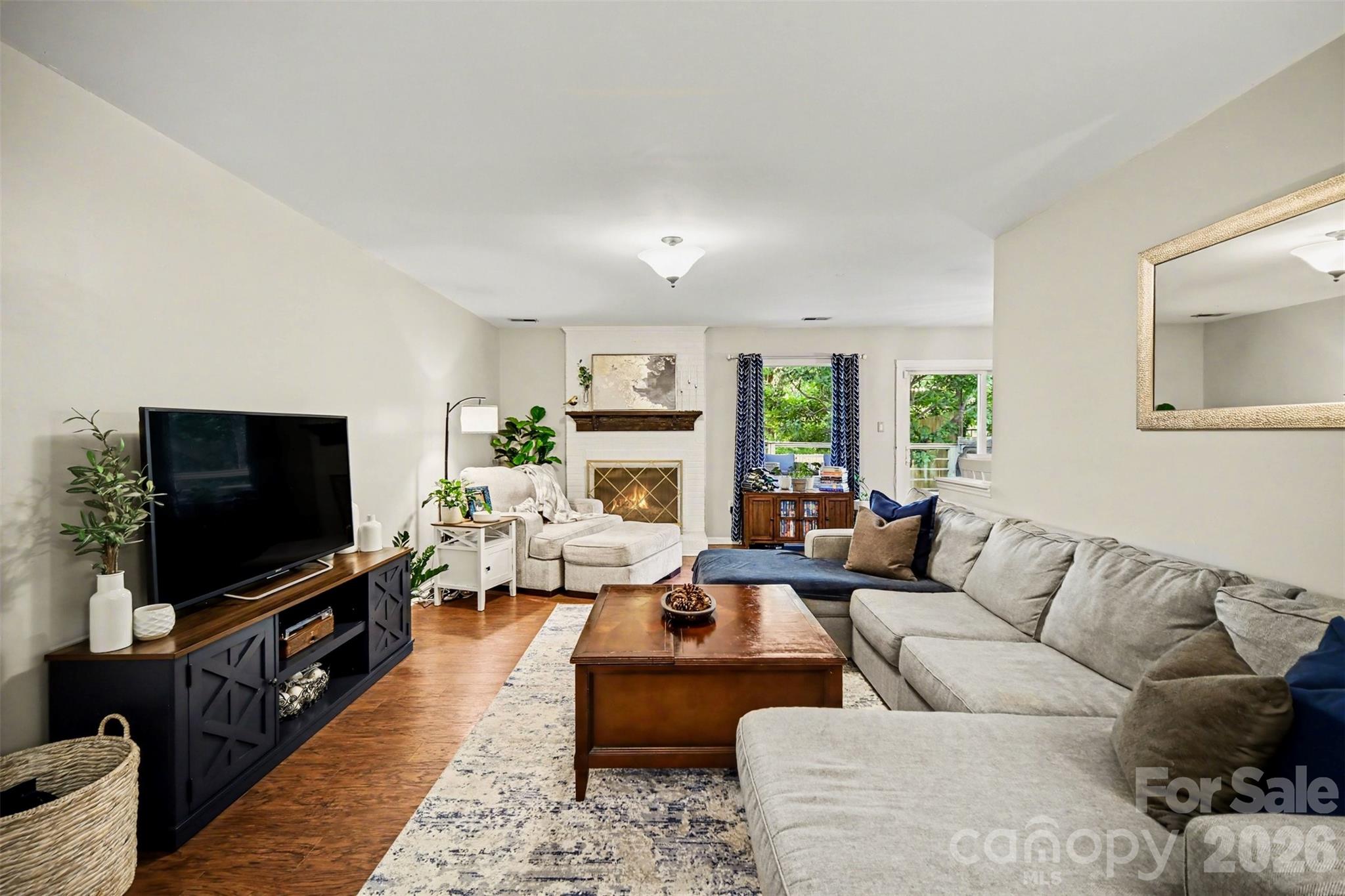 property viewer photo 6