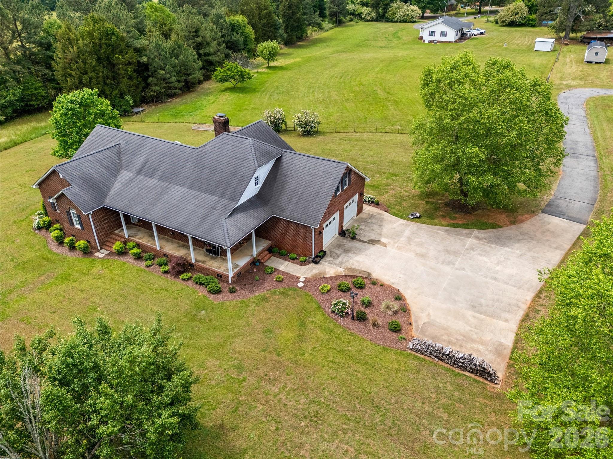 main property photo 12