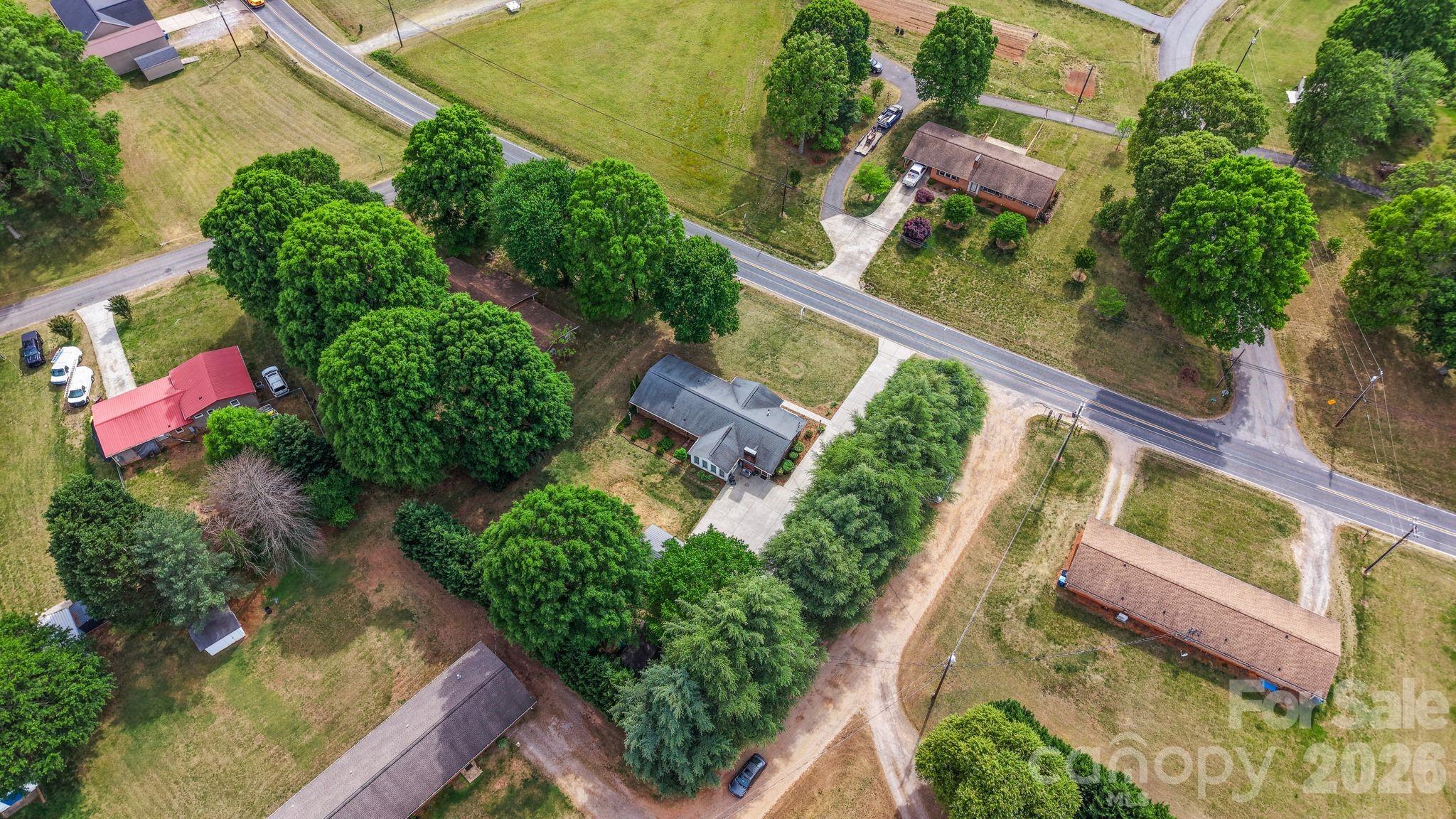 main property photo 40