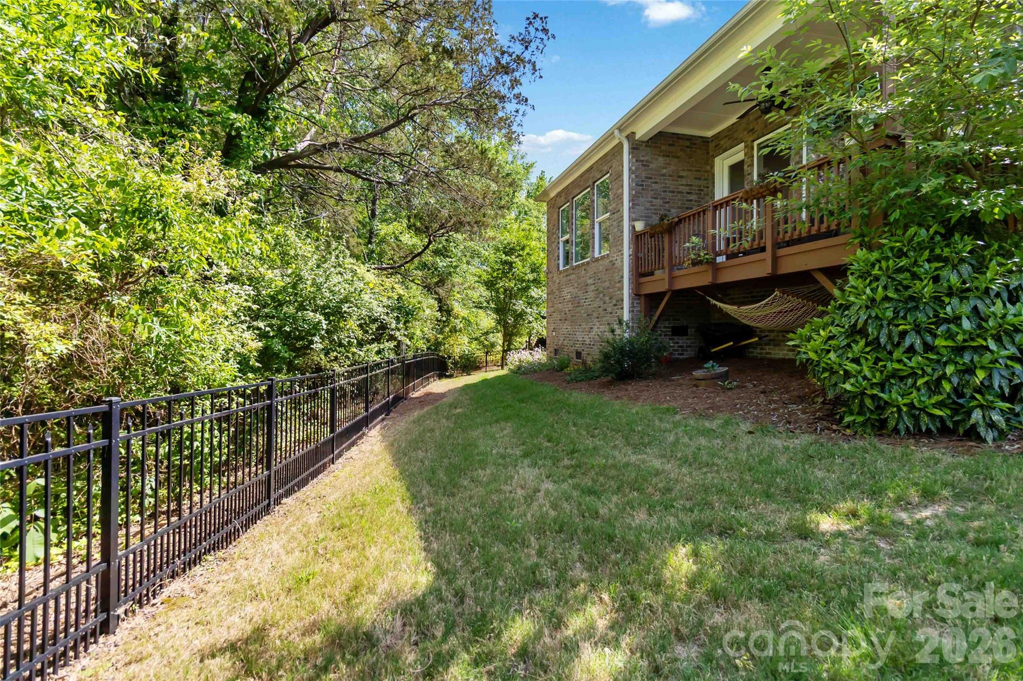 main property photo 27