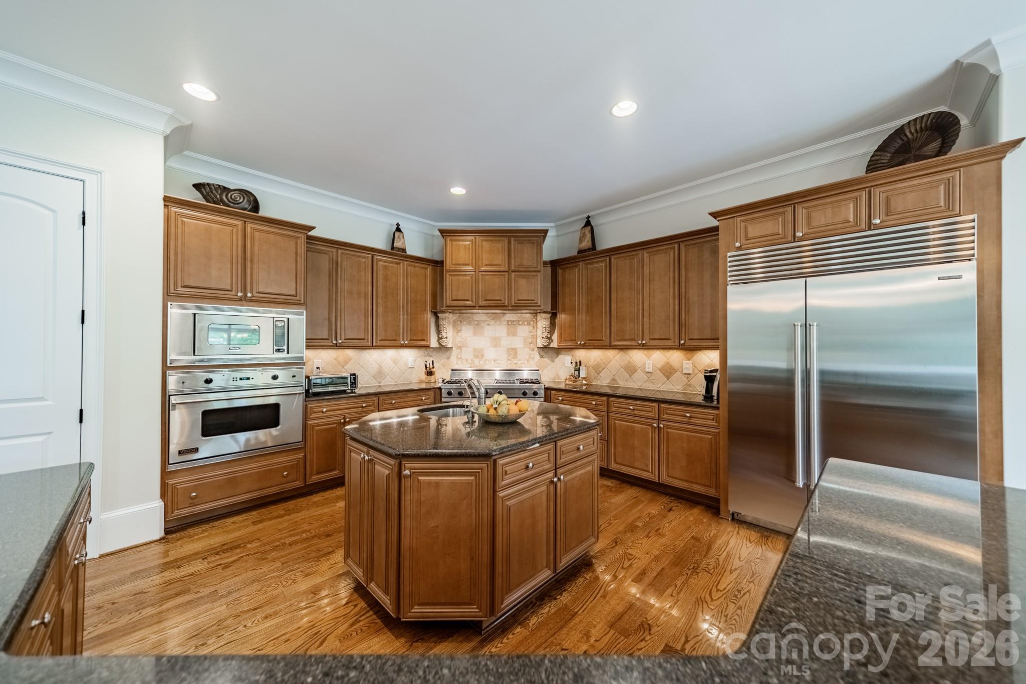 main property photo 20