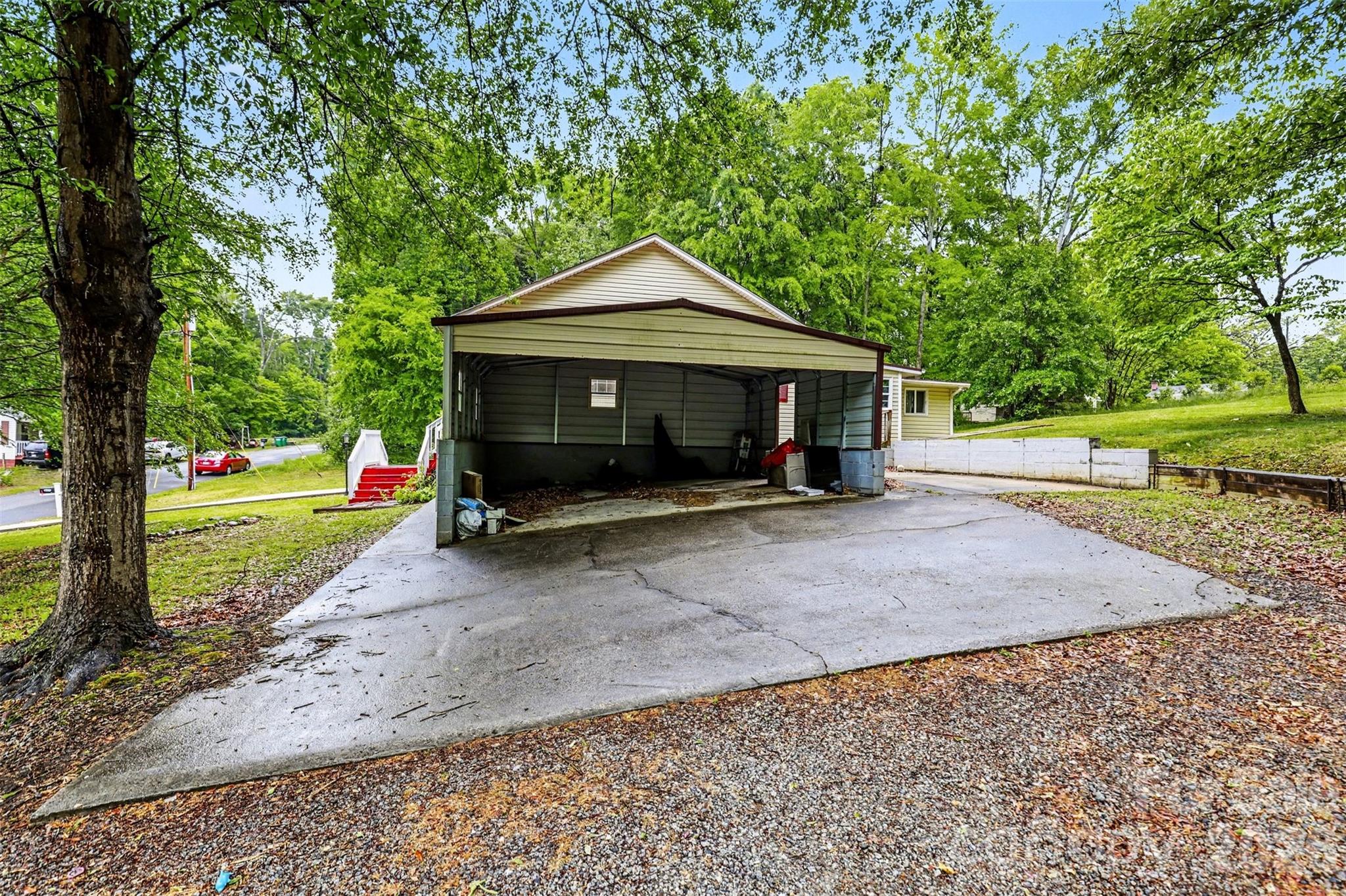 main property photo 22