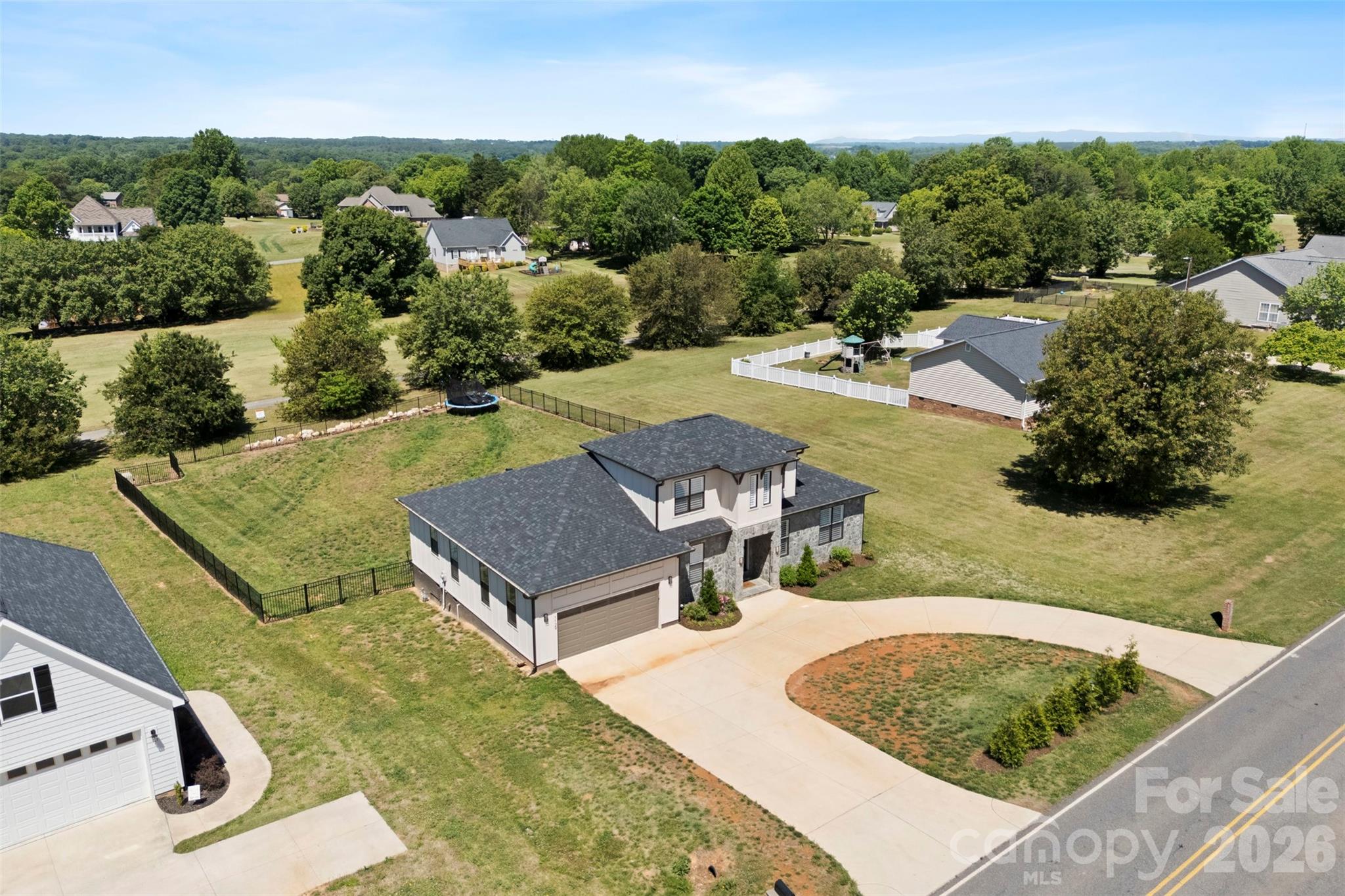 main property photo 18
