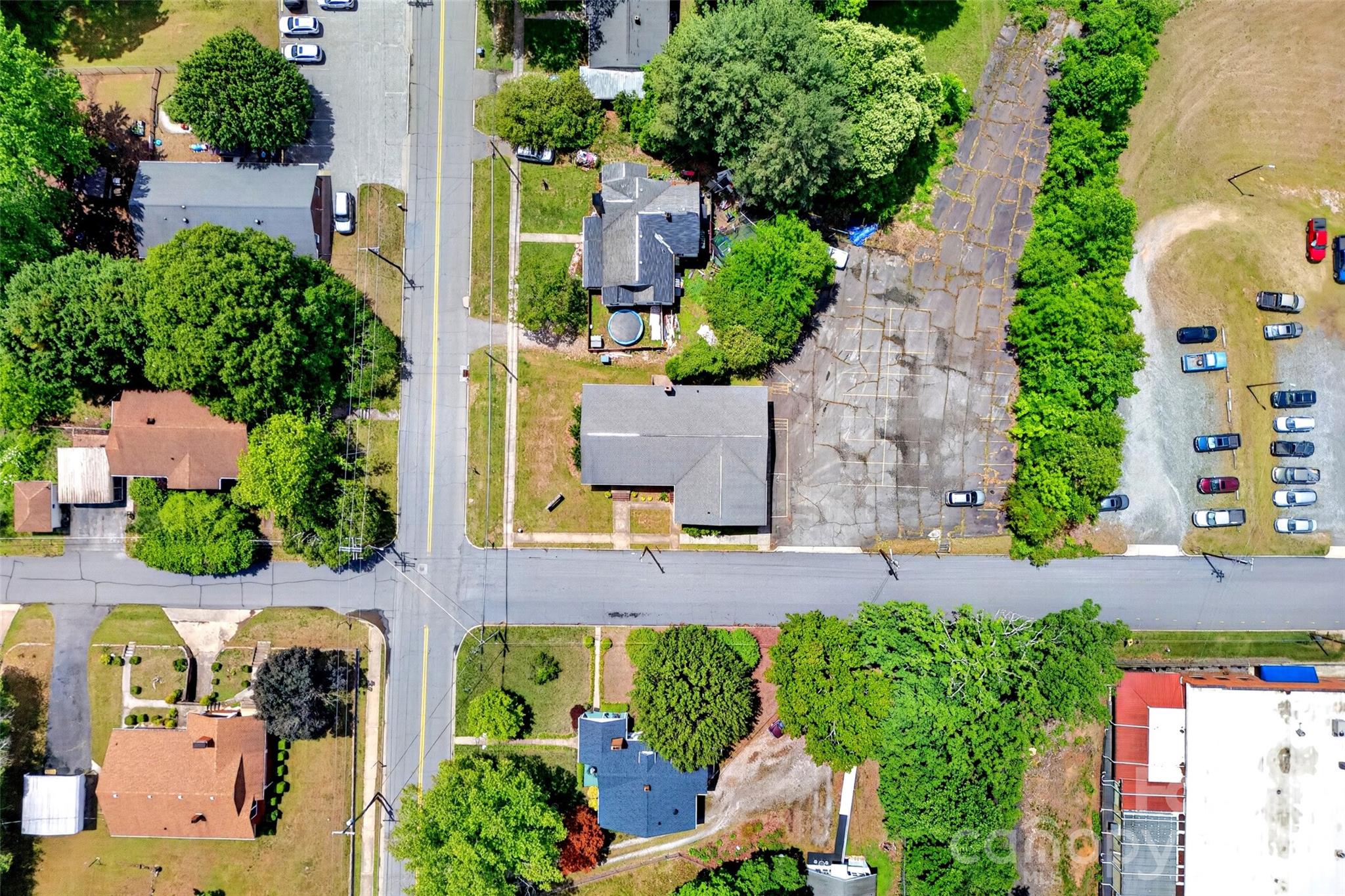 main property photo 36
