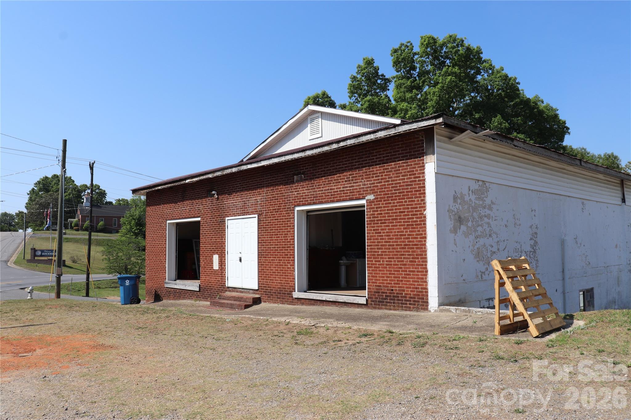 main property photo 10