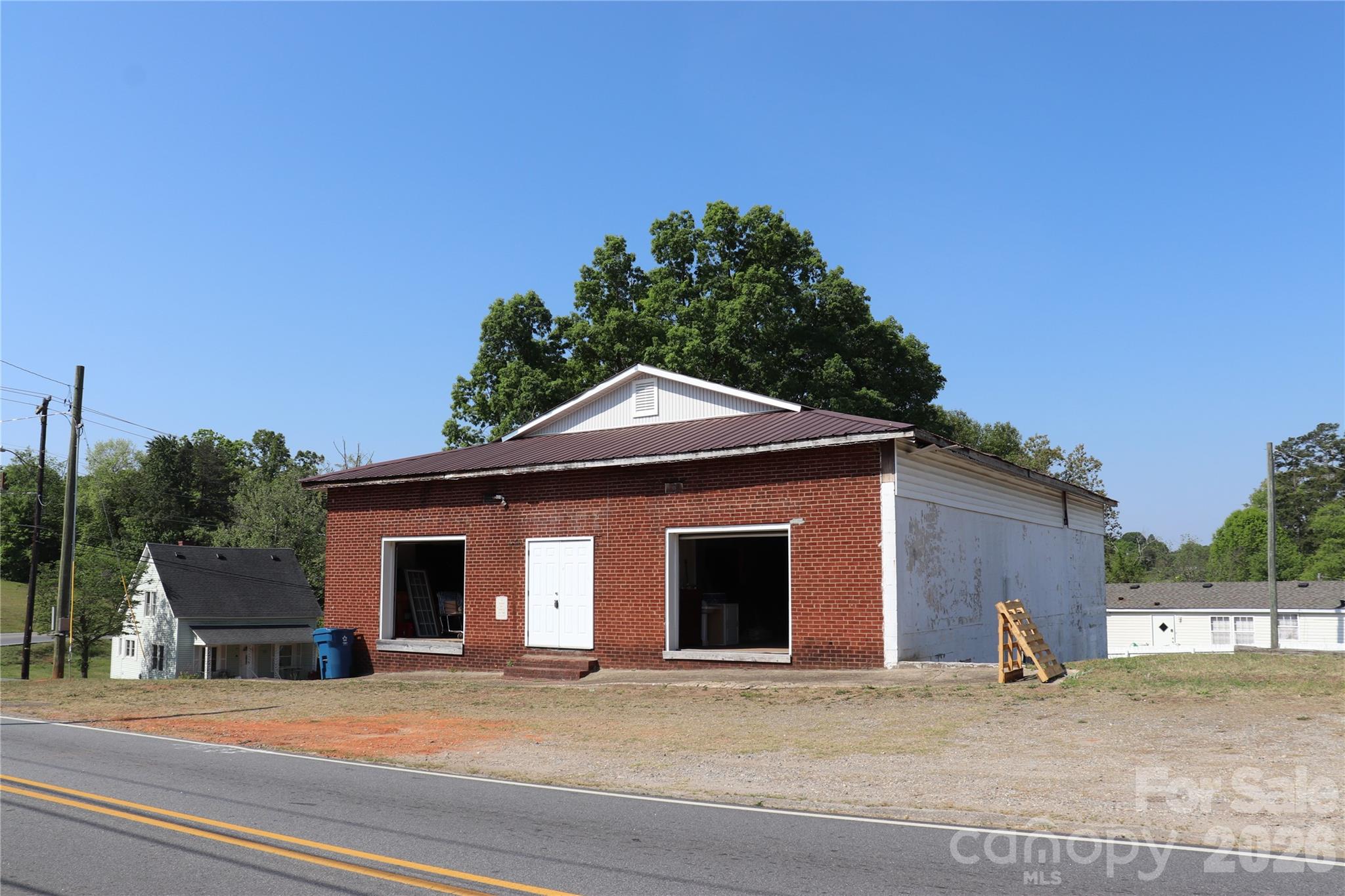 main property photo 13
