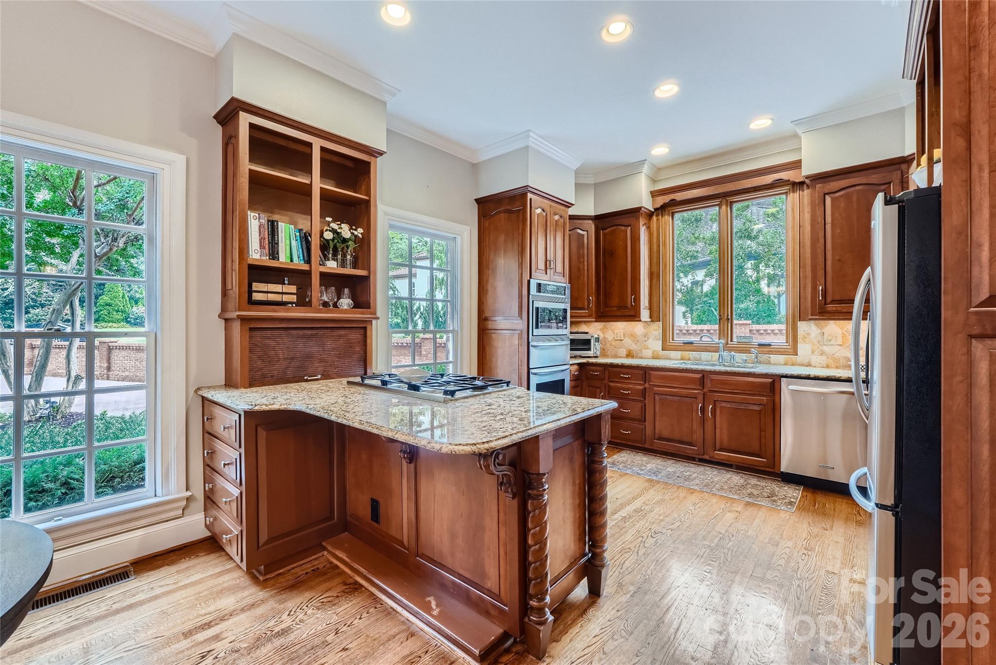 main property photo 12