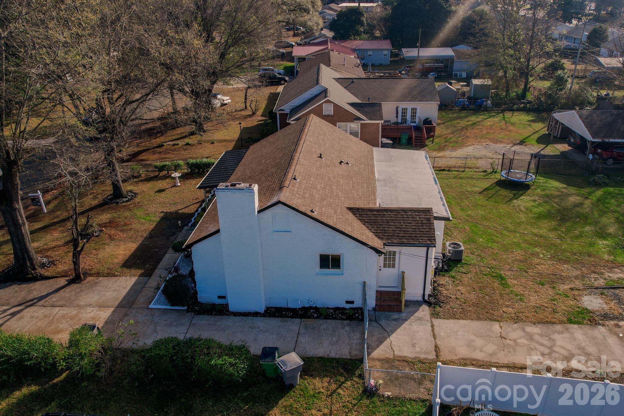 main property photo 30