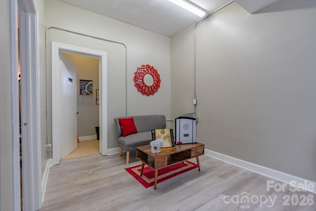 main property photo 9