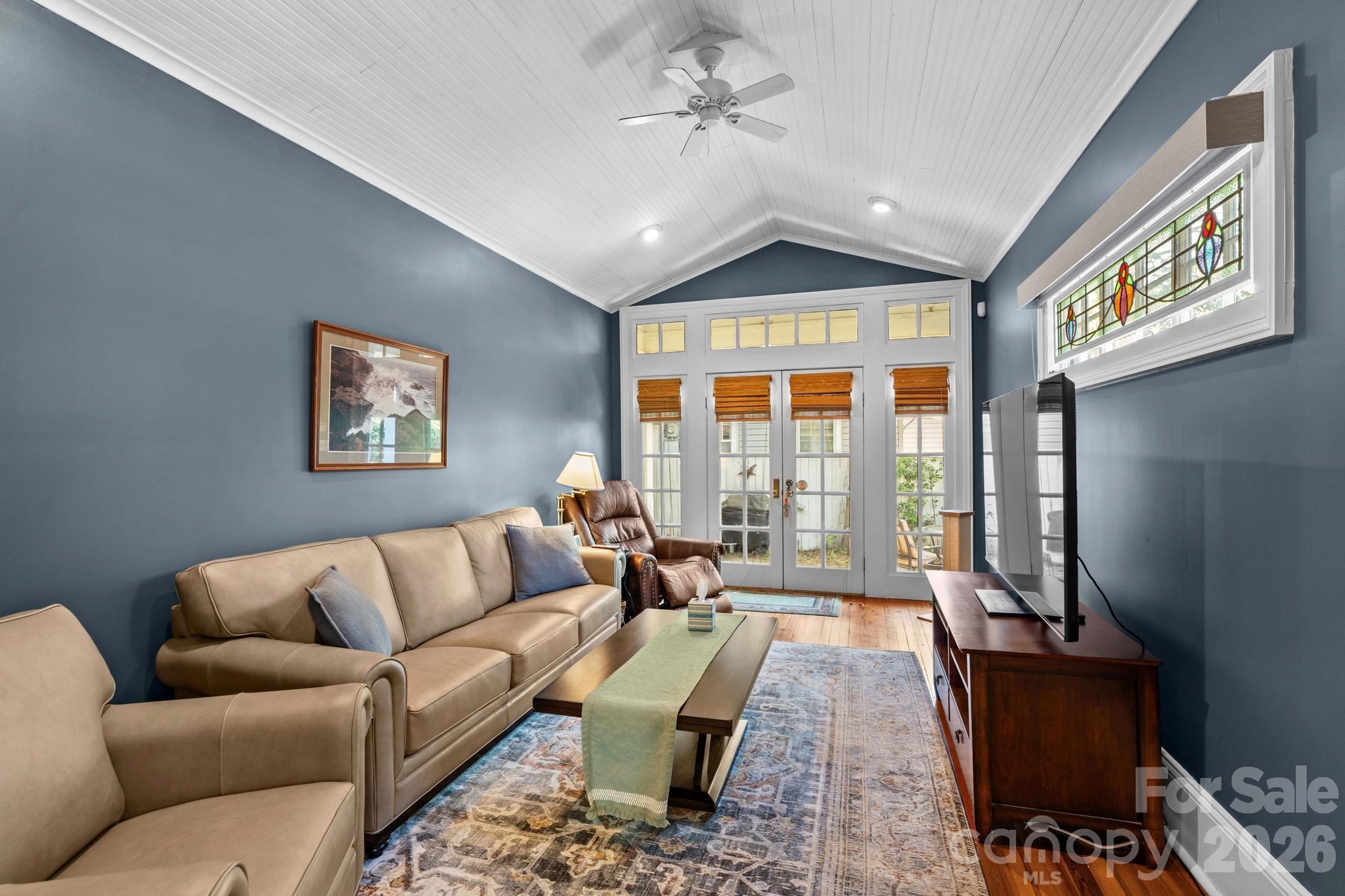 main property photo 22