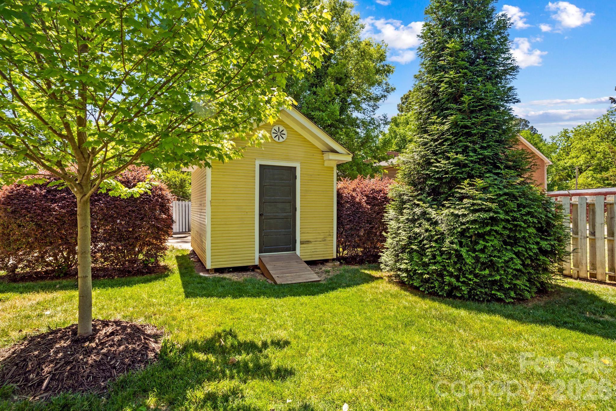 main property photo 40
