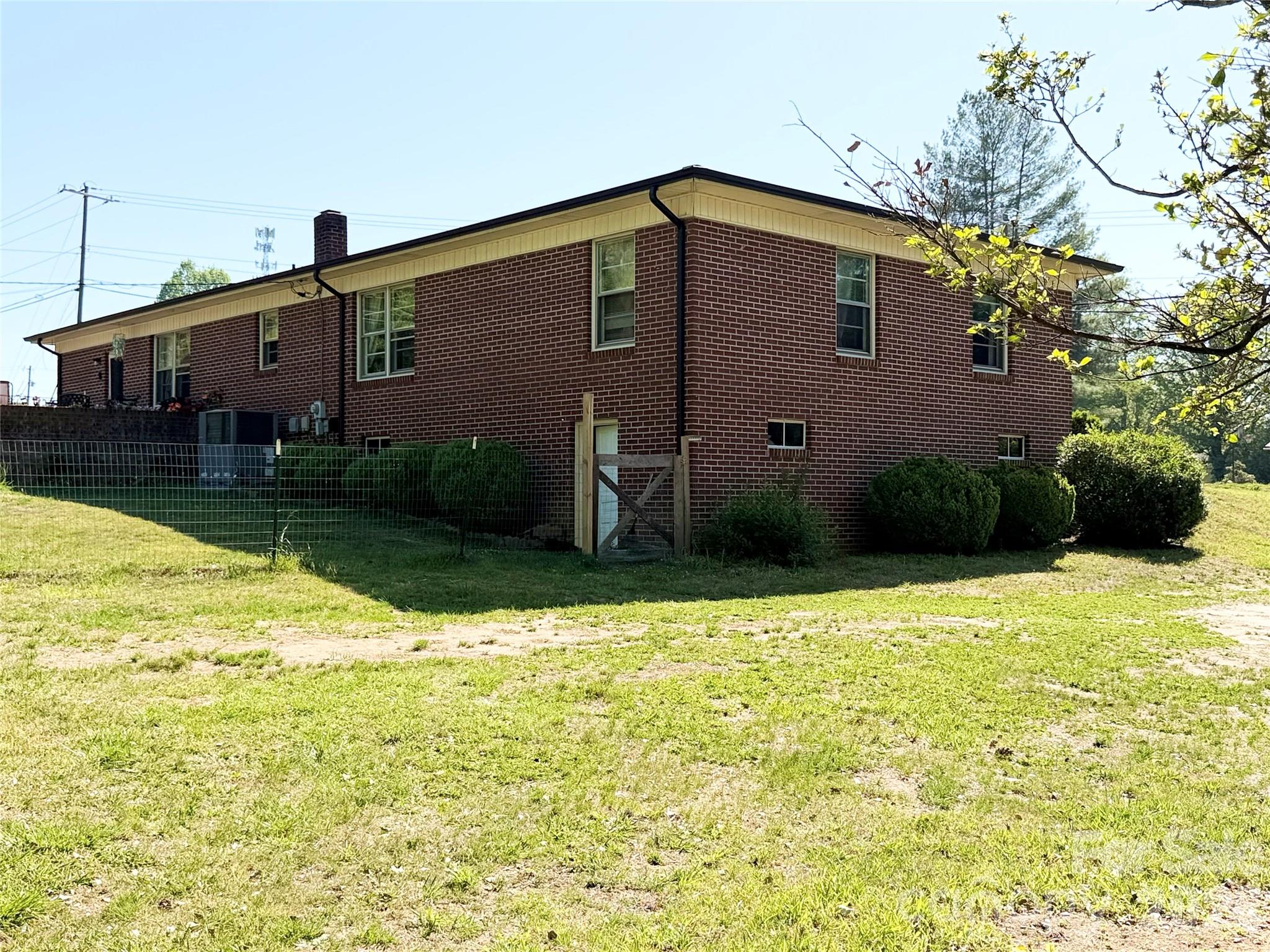 main property photo 40