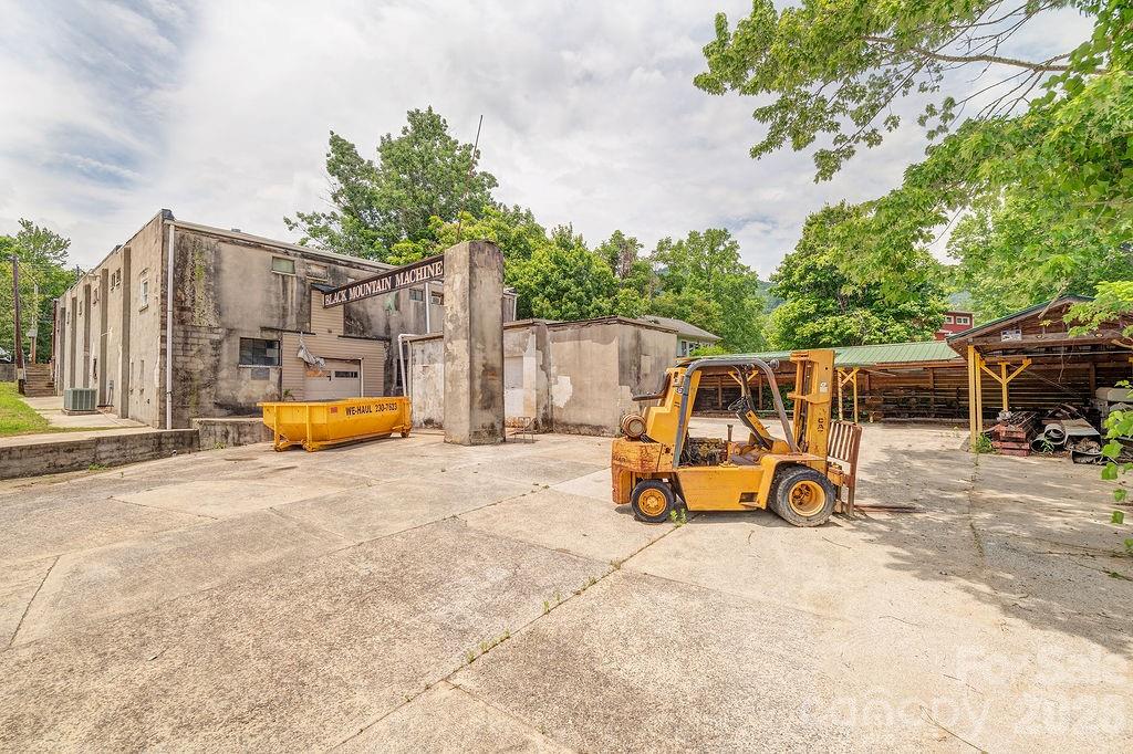 main property photo 13