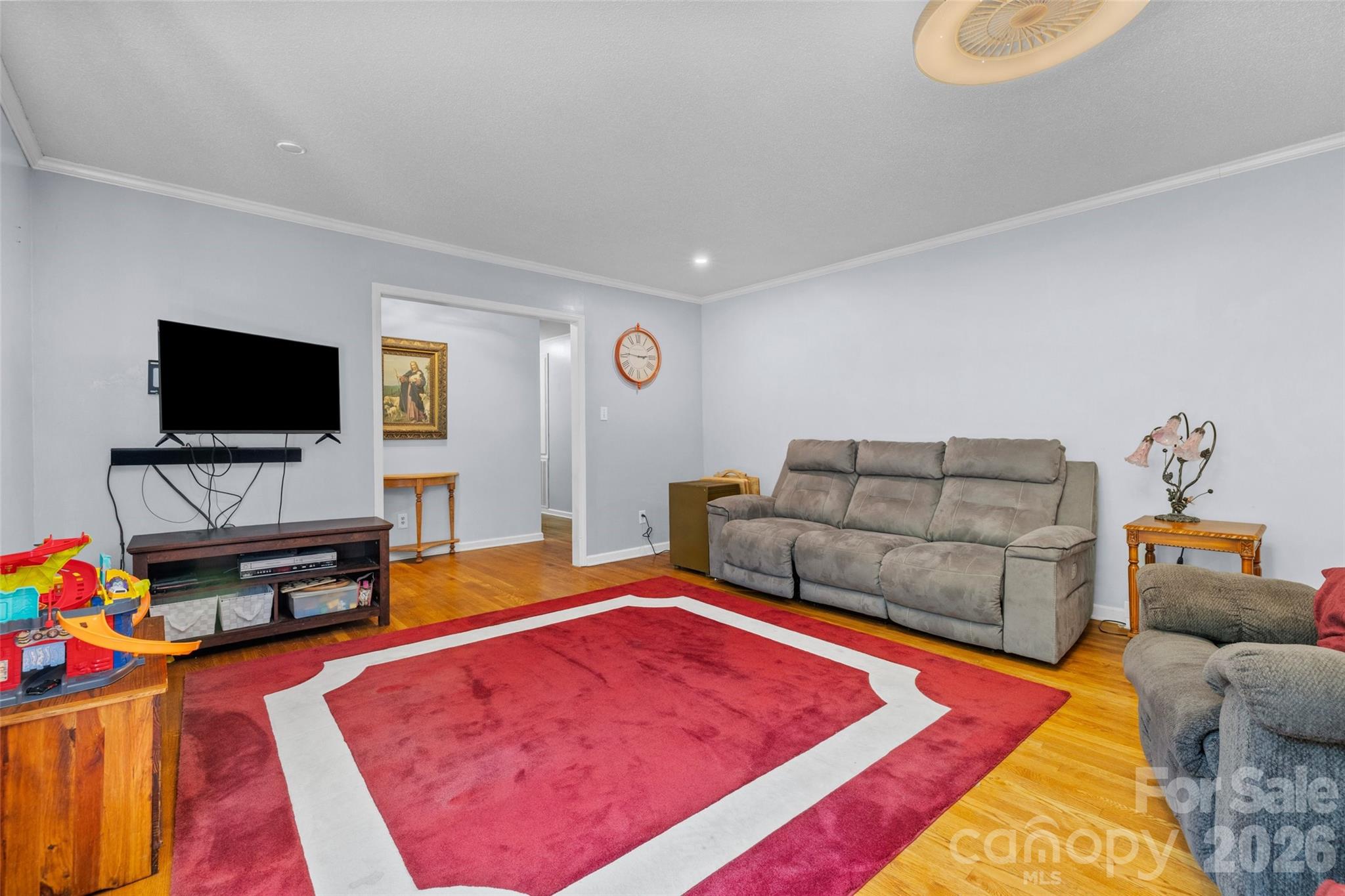 main property photo 6