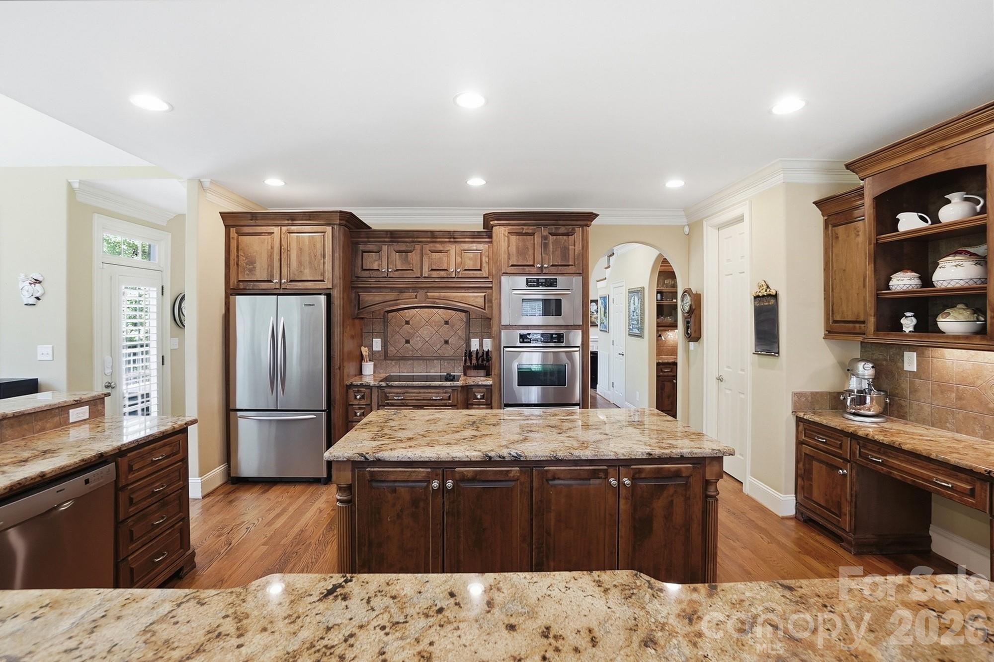 main property photo 10